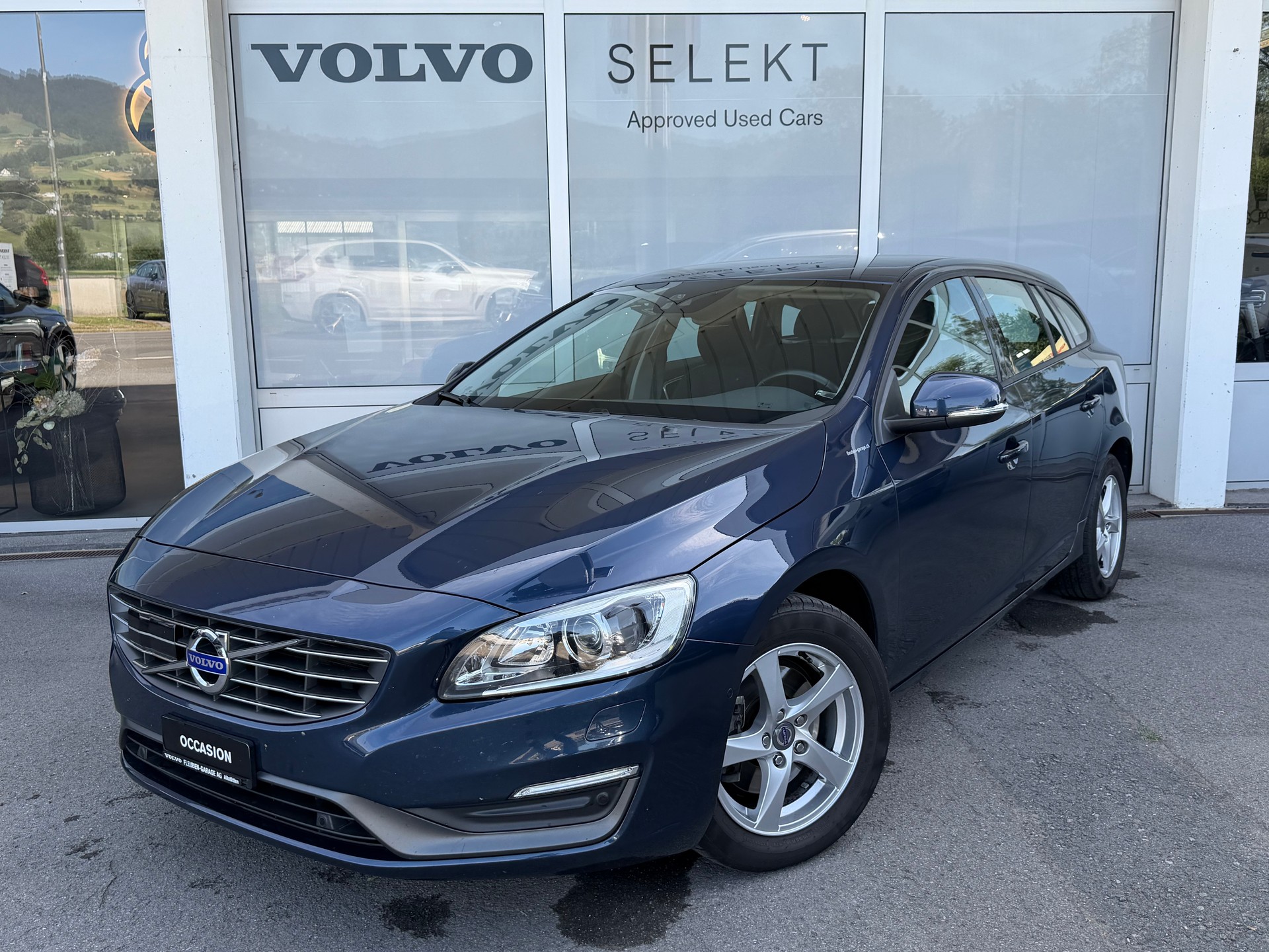 VOLVO V60 D4 Kinetic