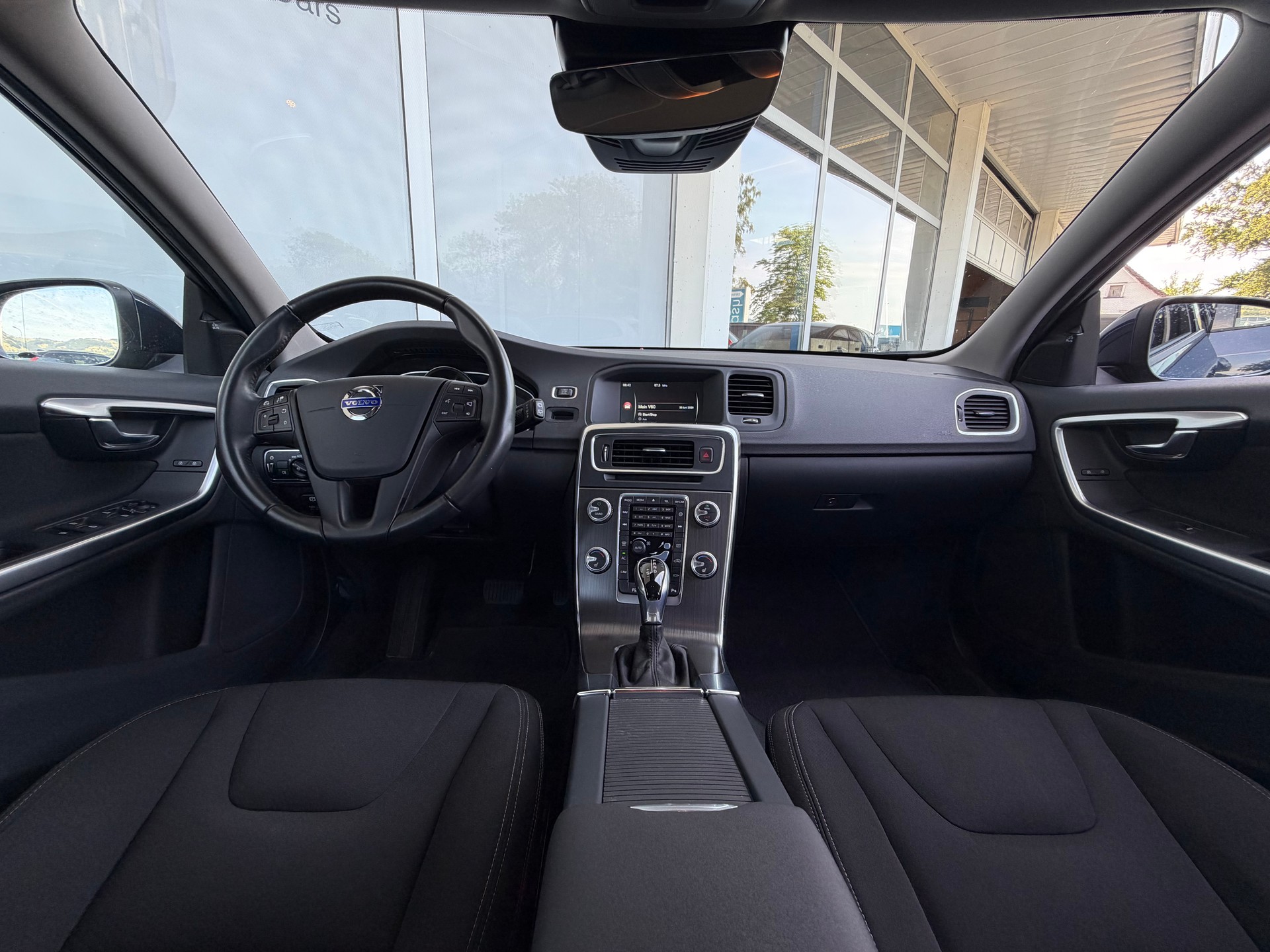 VOLVO V60 D4 Kinetic-image-6