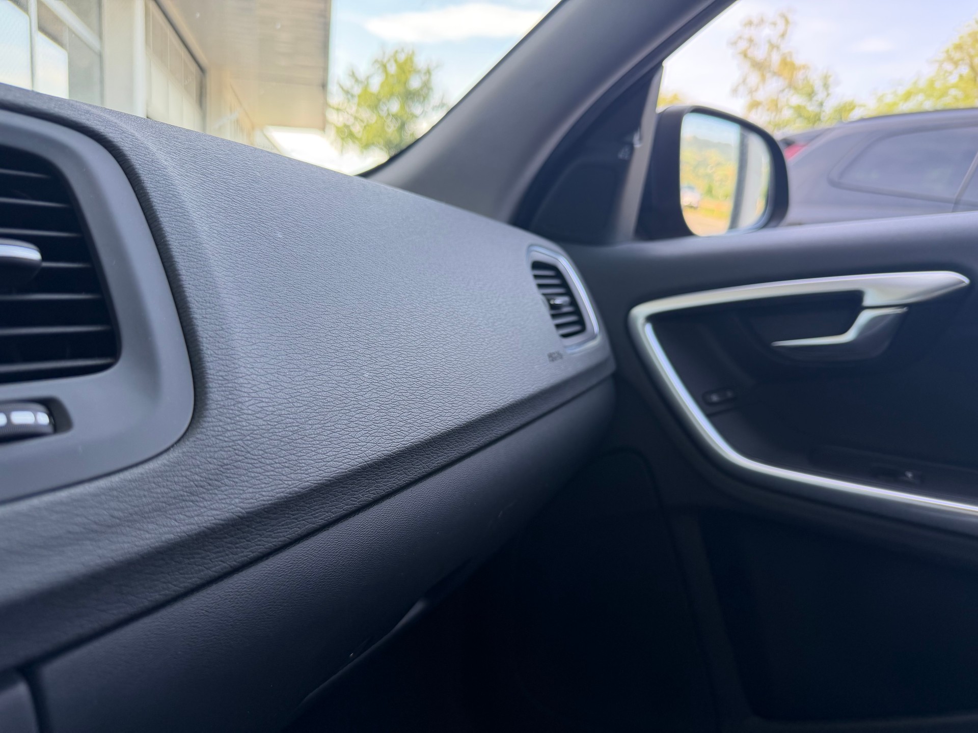 VOLVO V60 D4 Kinetic-image-12