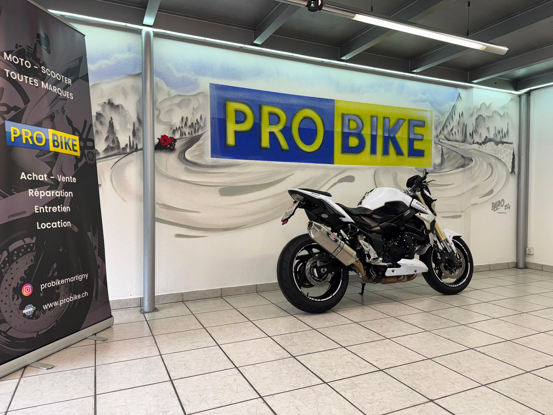 SUZUKI GSR 750-image-2