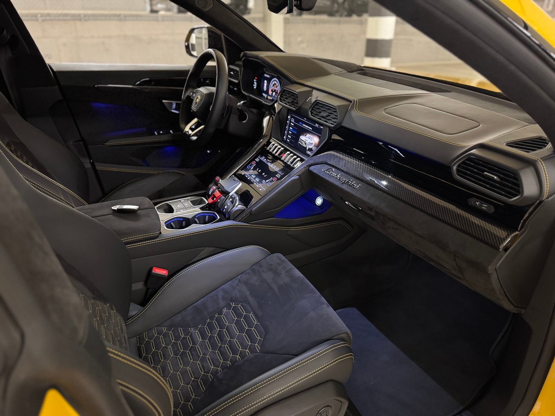 LAMBORGHINI Urus E-Gear-image-10