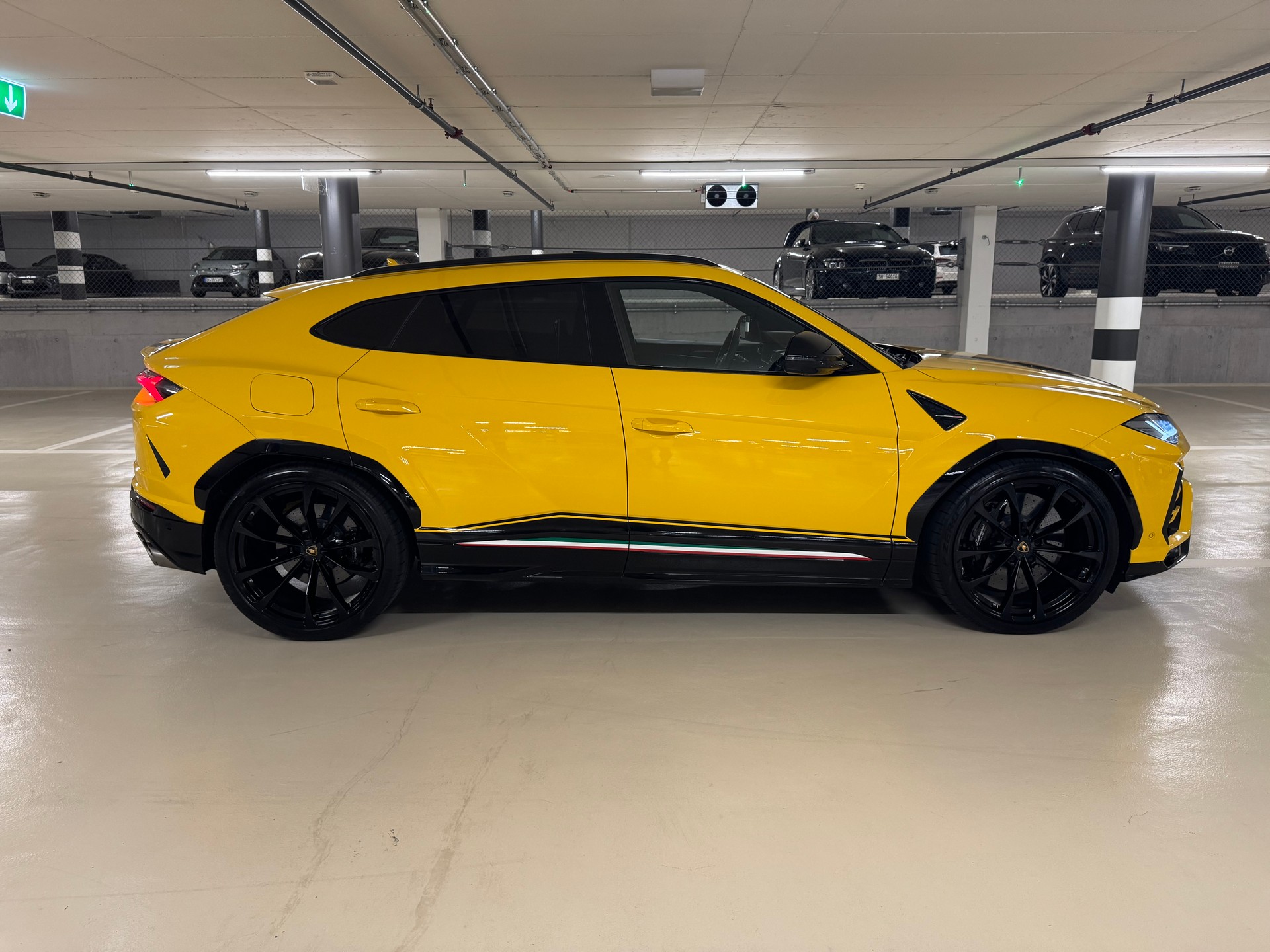 LAMBORGHINI Urus E-Gear-image-5