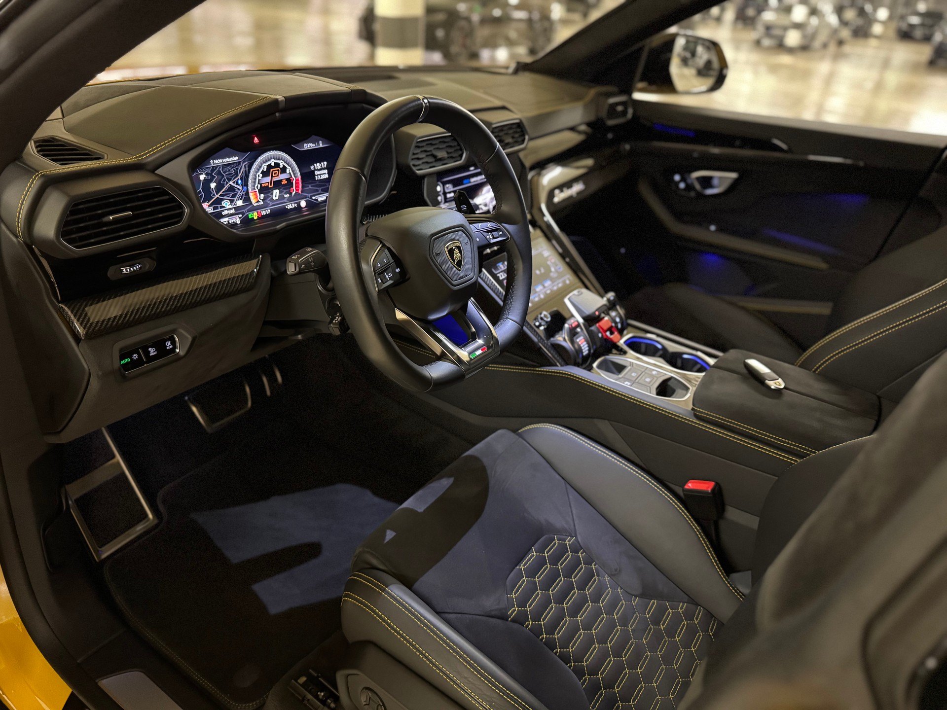 LAMBORGHINI Urus E-Gear-image-8