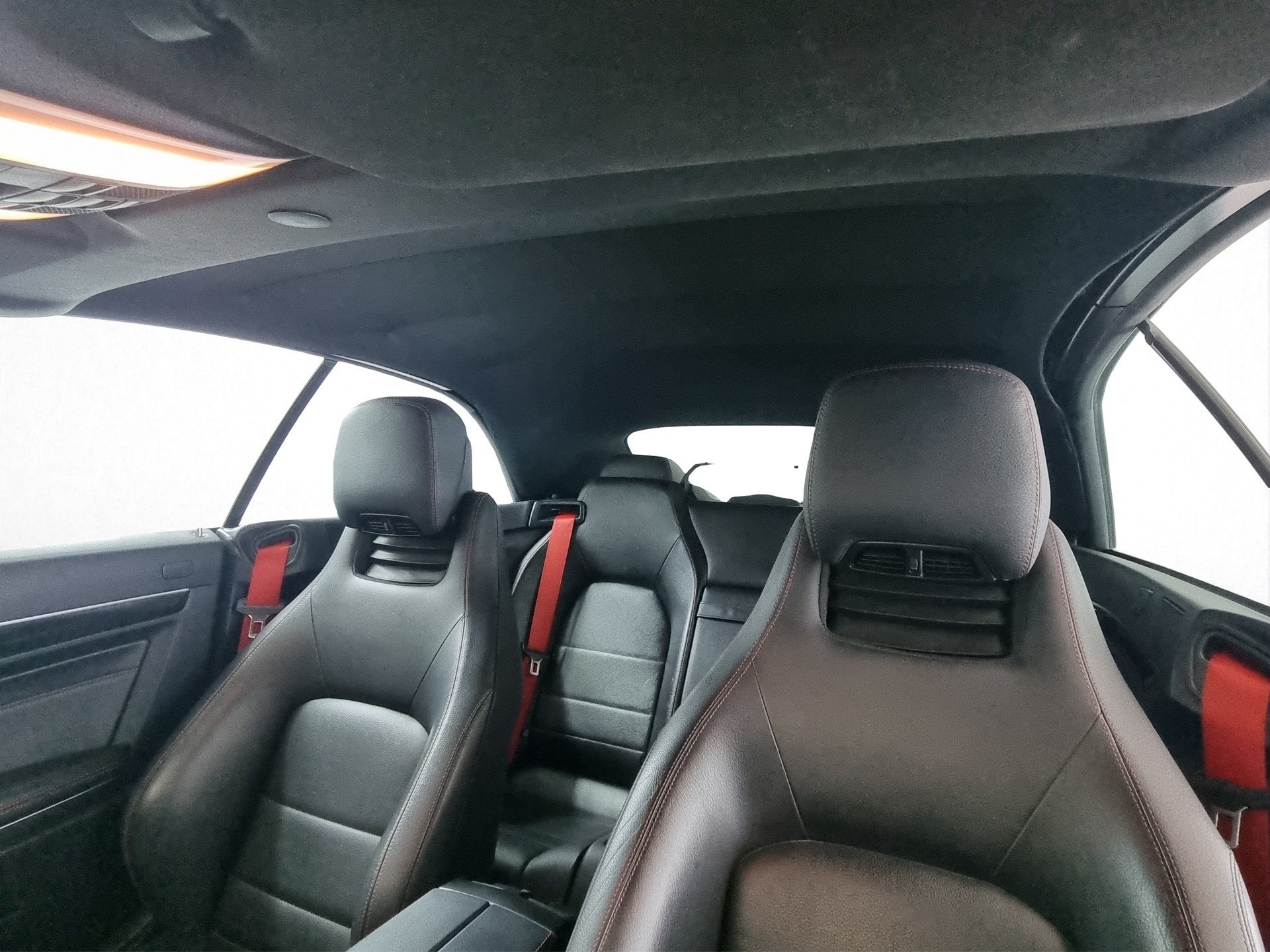 MERCEDES-BENZ E 250 A207 Cabriolet-image-12