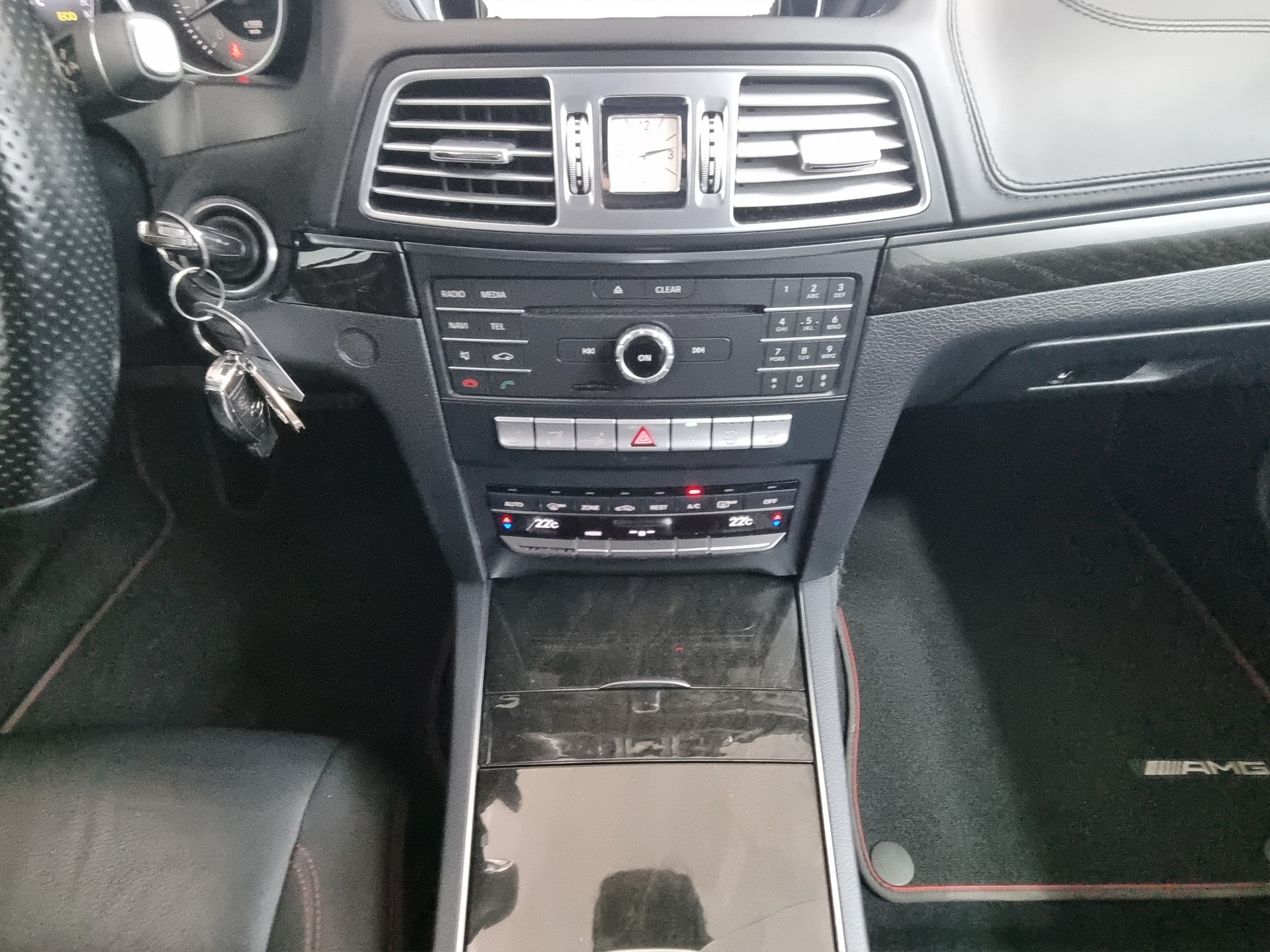 MERCEDES-BENZ E 250 A207 Cabriolet-image-9