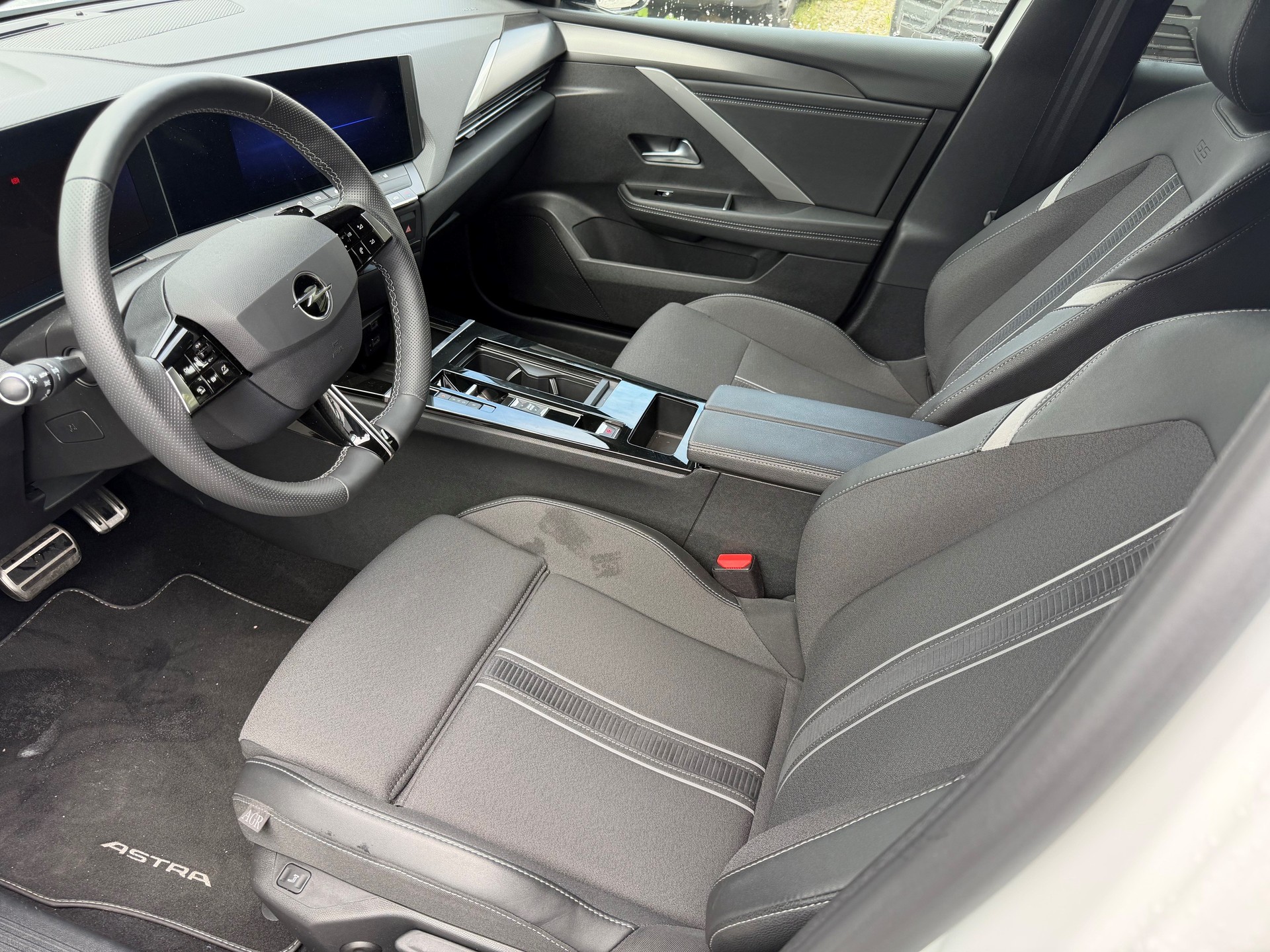 OPEL Astra 1.6 PHEV Turbo Swiss Plus A-image-5