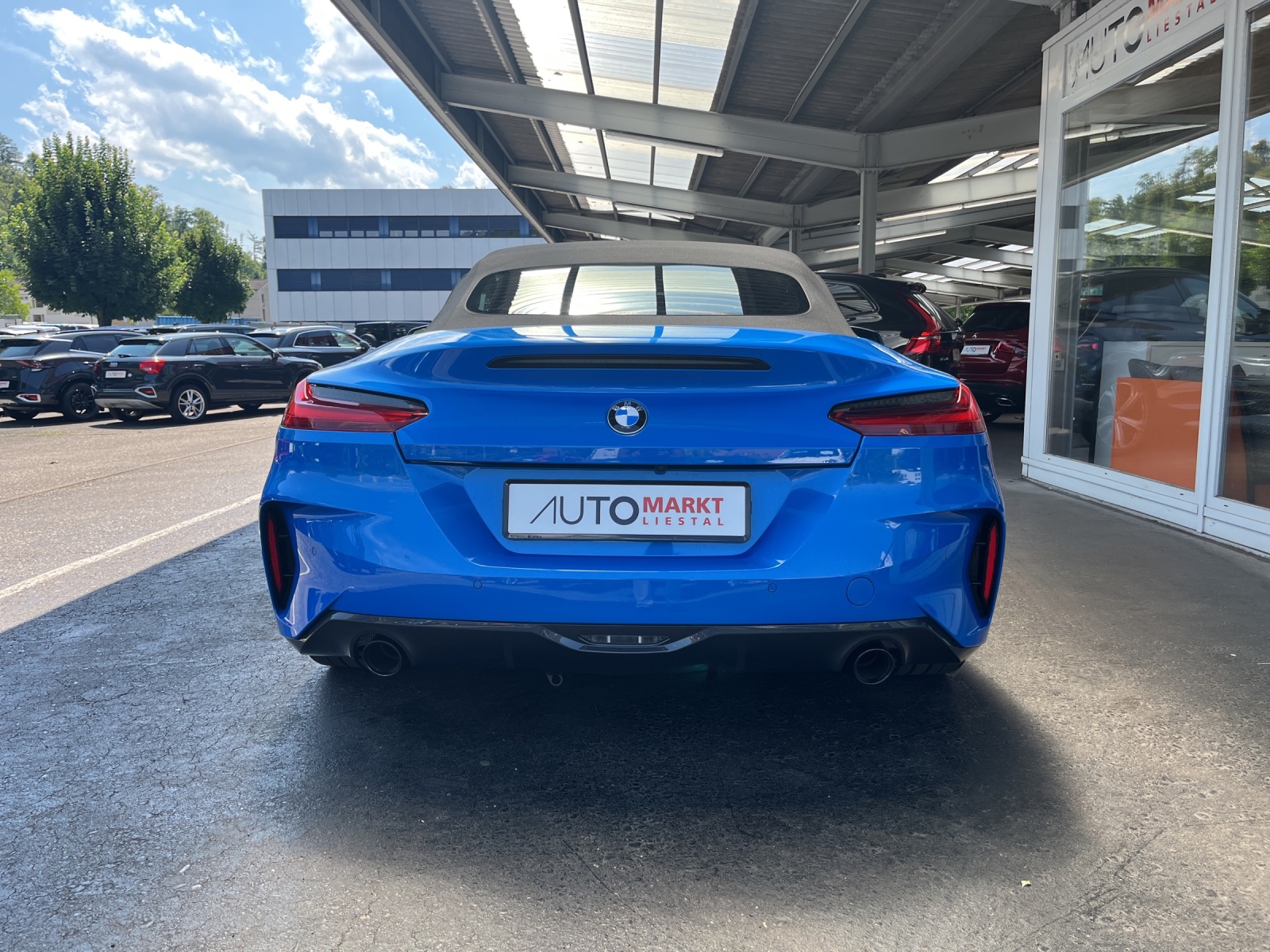 BMW Z4 sDrive 20i M Sport-showroom-element-3