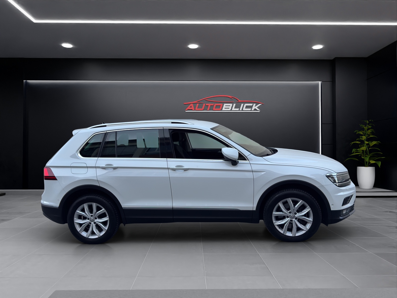 VW Tiguan 2.0 TDI 190-PS SCR Highline 4Motion DSG-image-7