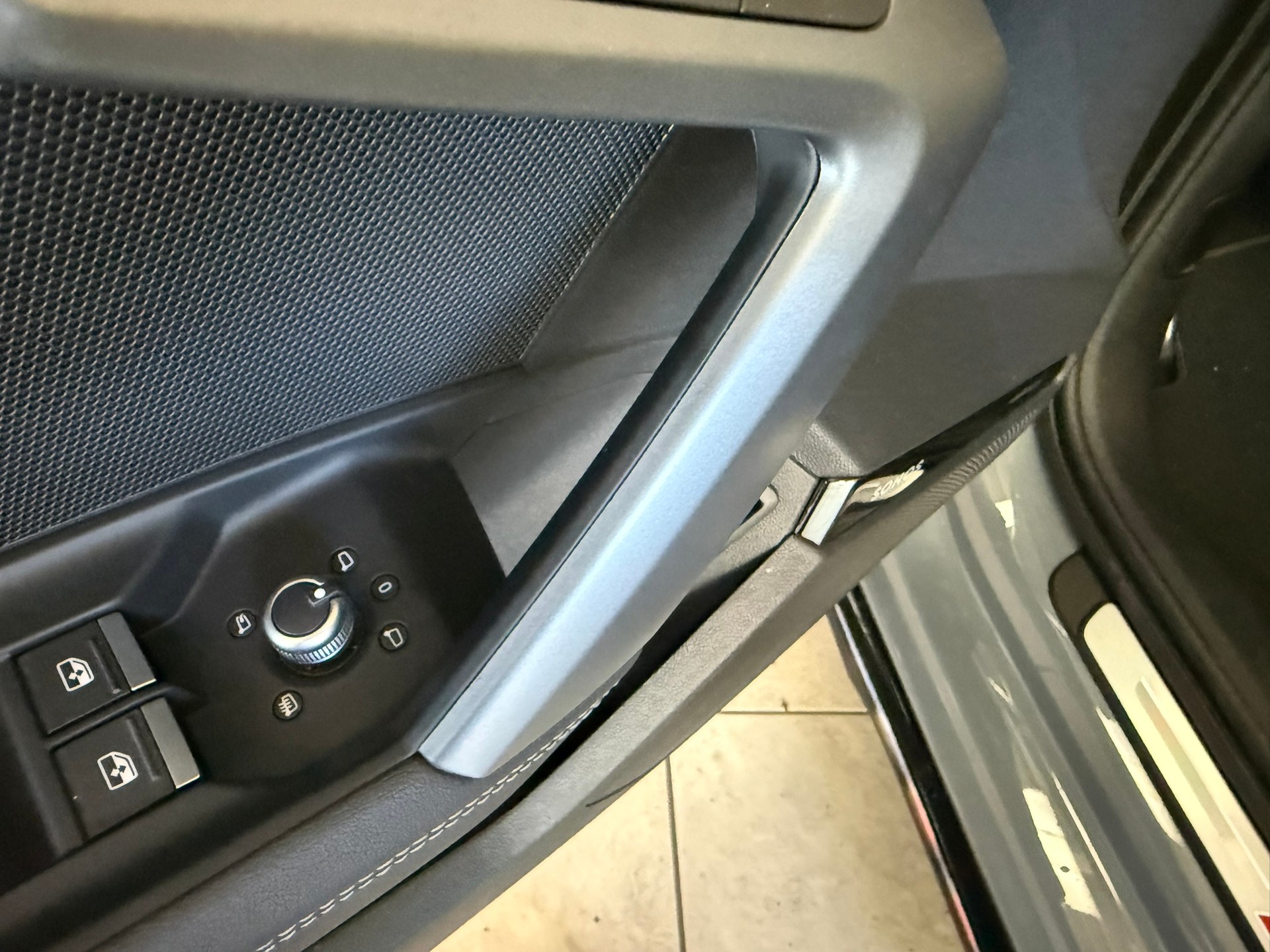 AUDI S3 Sportback TFSI quattro S-tronic, "Porsche arktikgrau"-image-13