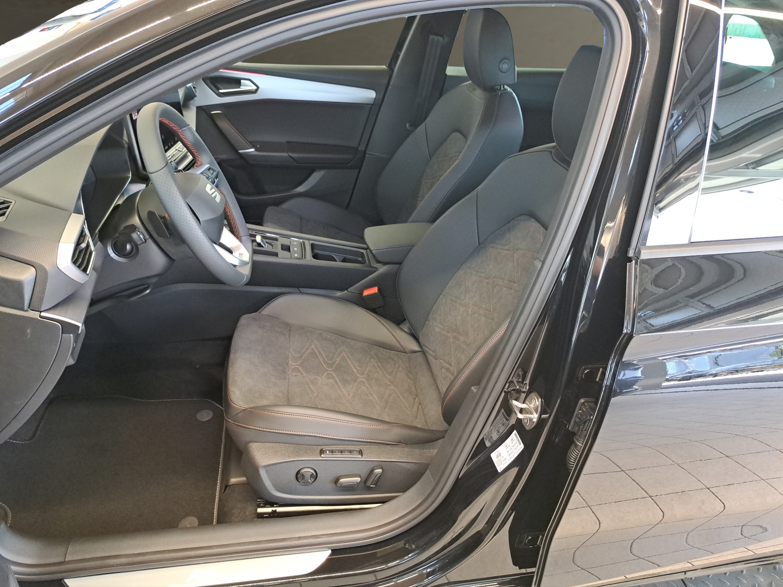 SEAT Leon ST 1.5 eTSI mHEV DSG Move FR-image-9