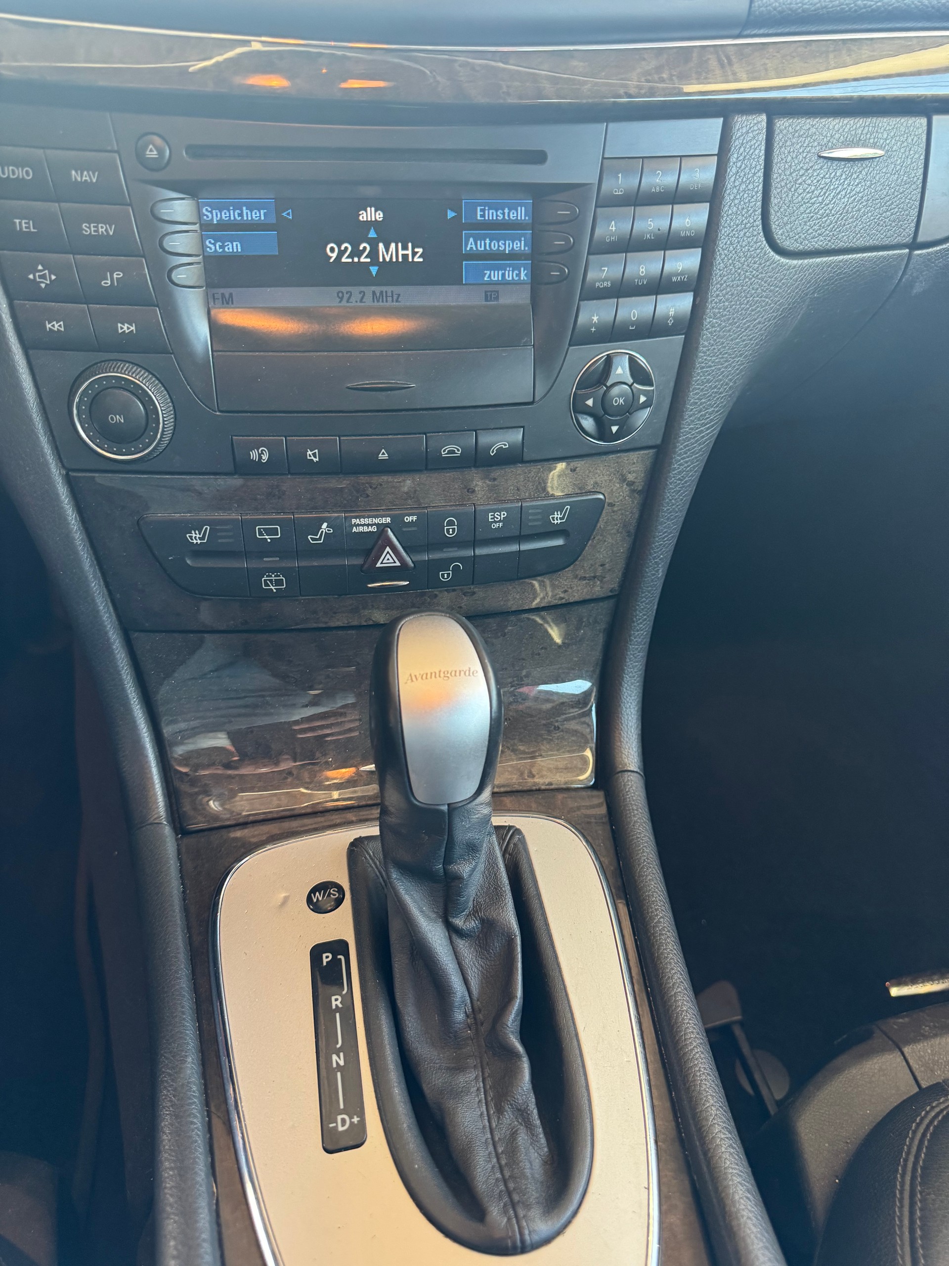 MERCEDES-BENZ E 320 Avantgarde Automatic-image-7