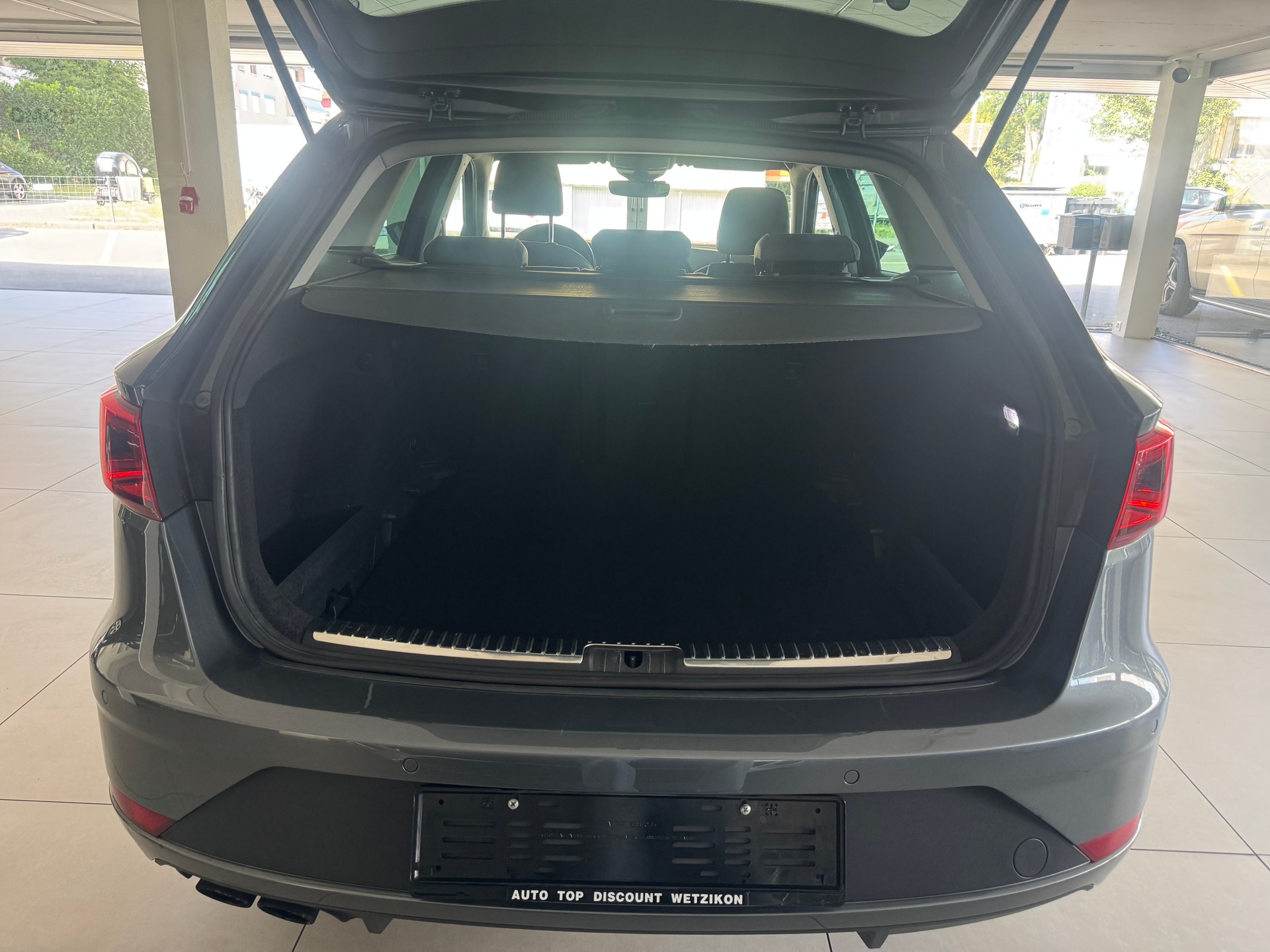SEAT Leon ST 1.4 TSI ACT FR DSG-image-8