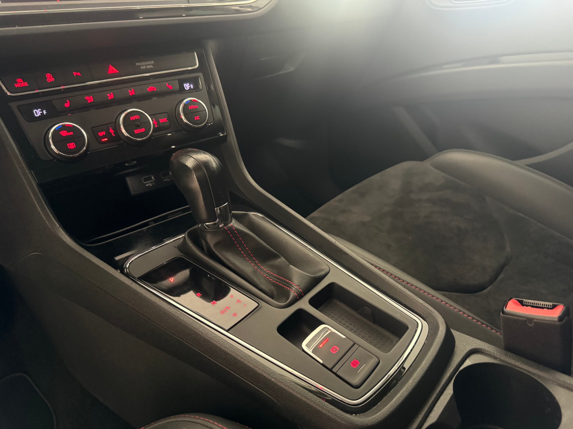 SEAT Leon ST 1.4 TSI ACT FR DSG-image-23