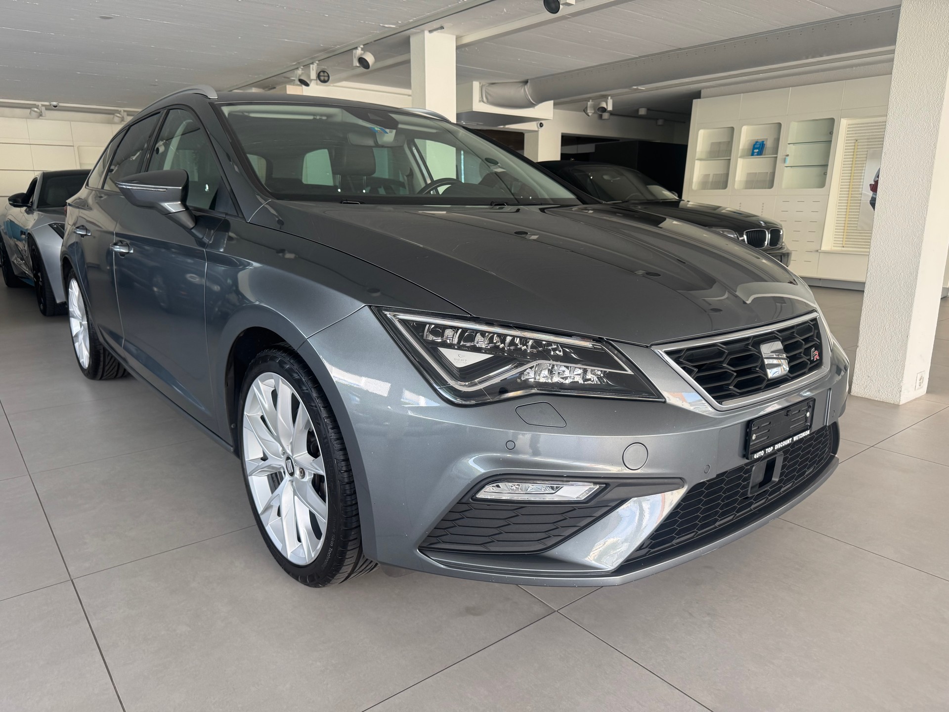 SEAT Leon ST 1.4 TSI ACT FR DSG-showroom-element-1