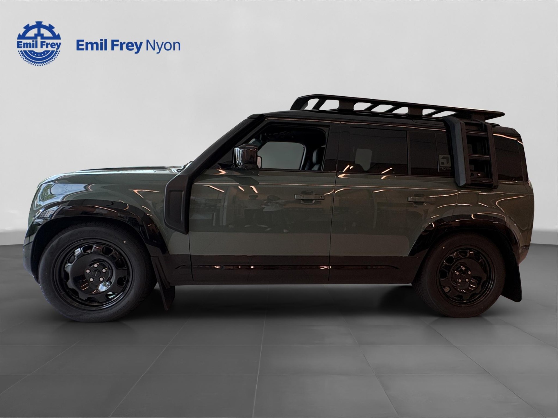 LAND ROVER Defender 110 3.0 D I6 350 Trophy Edition Keswick-showroom-element-2