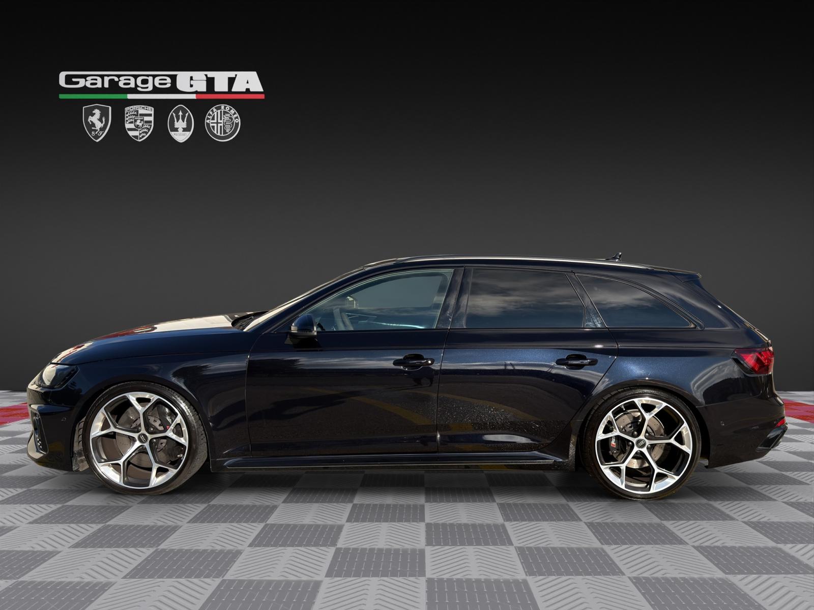 AUDI RS4 Avant Performante-showroom-element-1