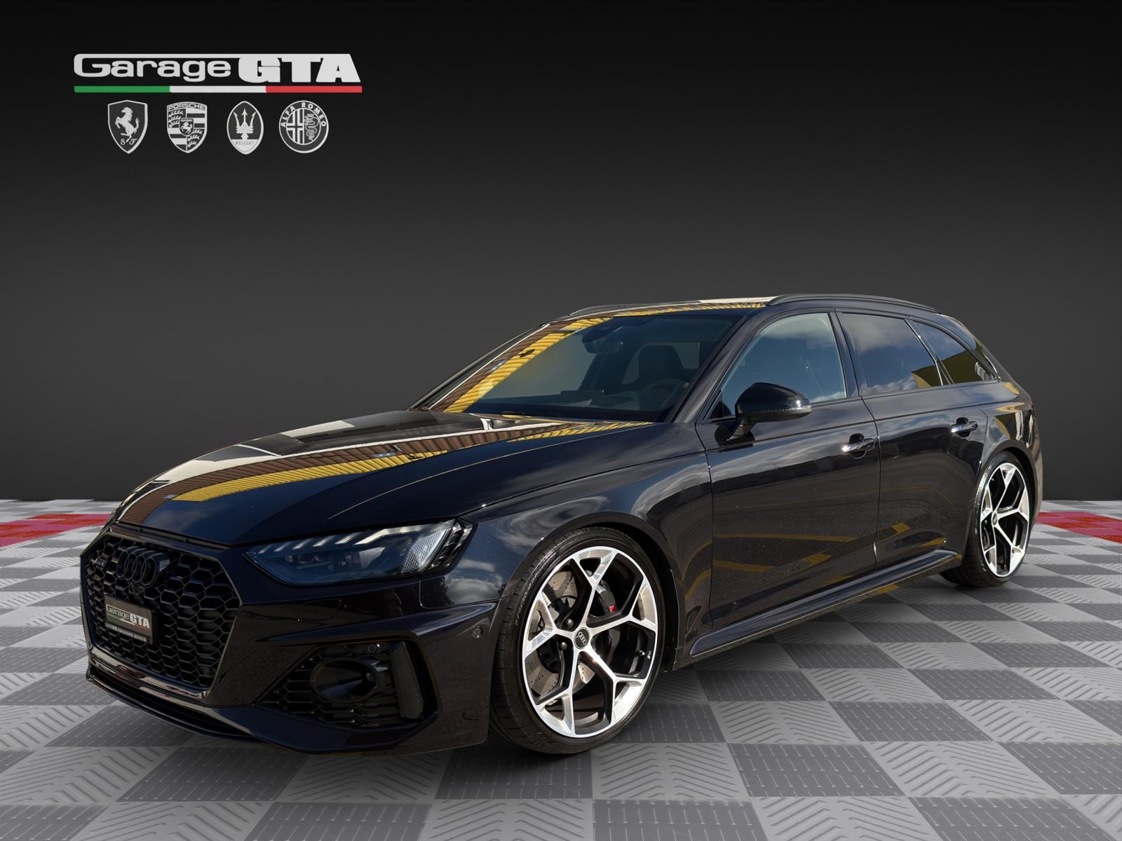 AUDI RS4 Avant Performante