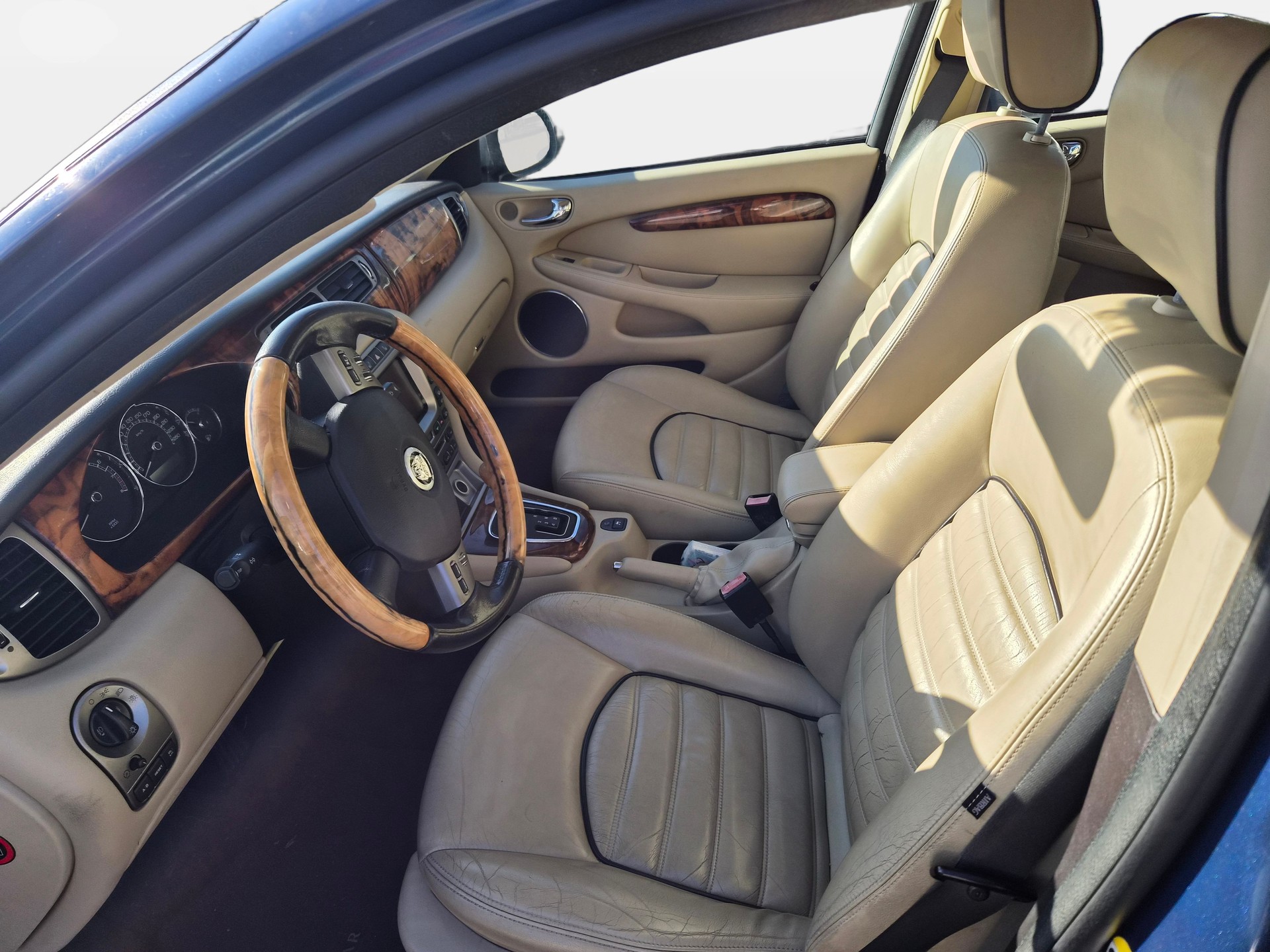 JAGUAR X-Type 3.0 V6 Traction4 Luxury Edition Automatic-image-7