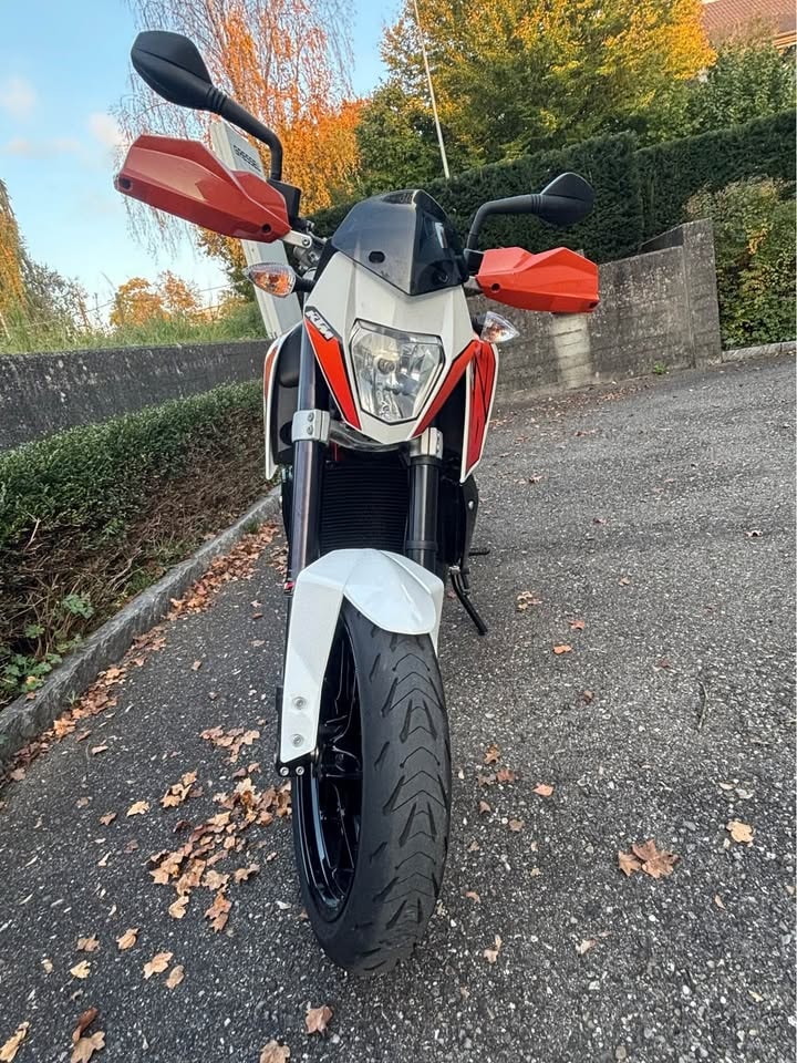 KTM 690 Duke ABS-image-1