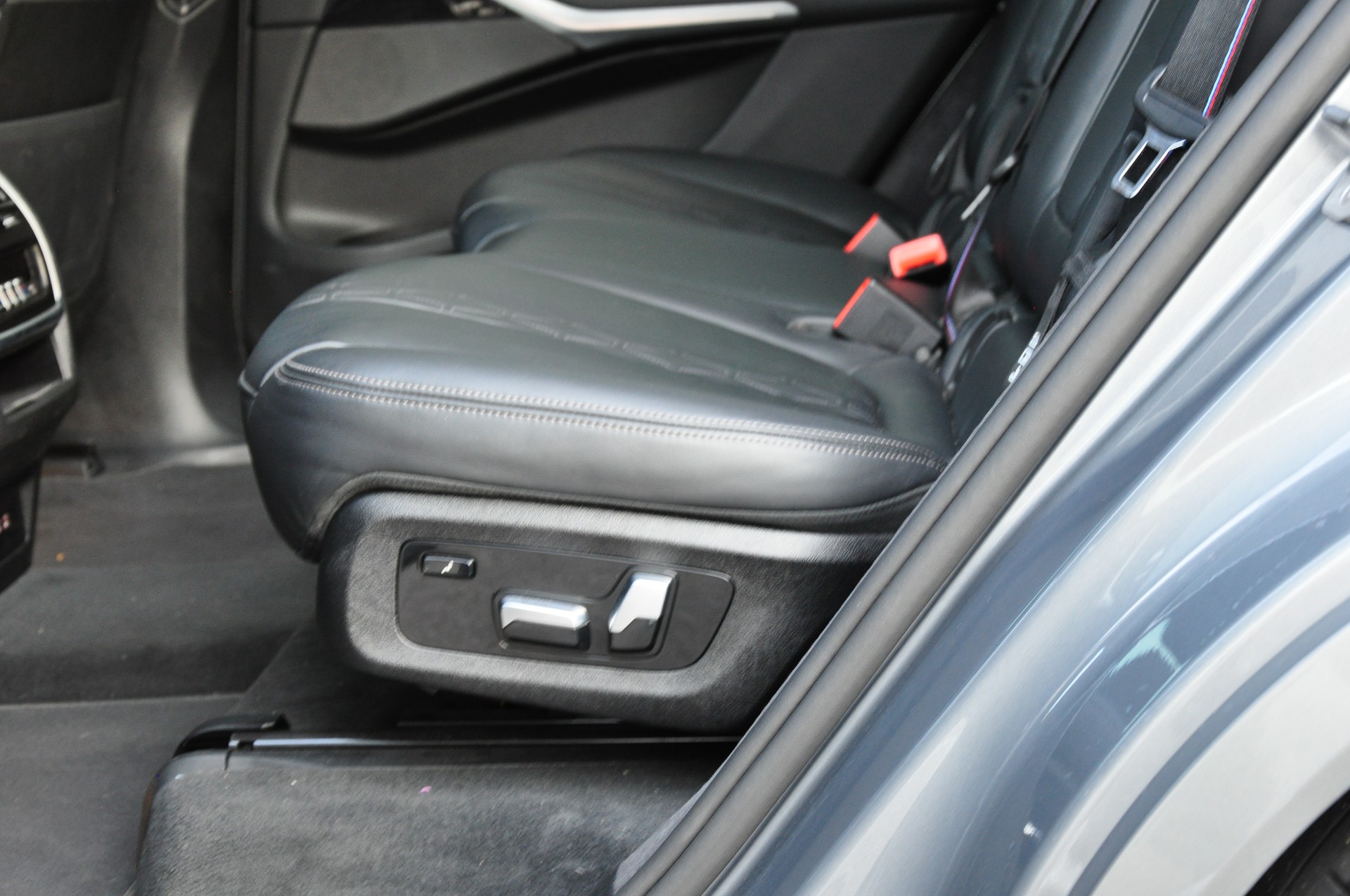 BMW X7 xDrive 48V 40d M Sport Pro Steptronic-image-12