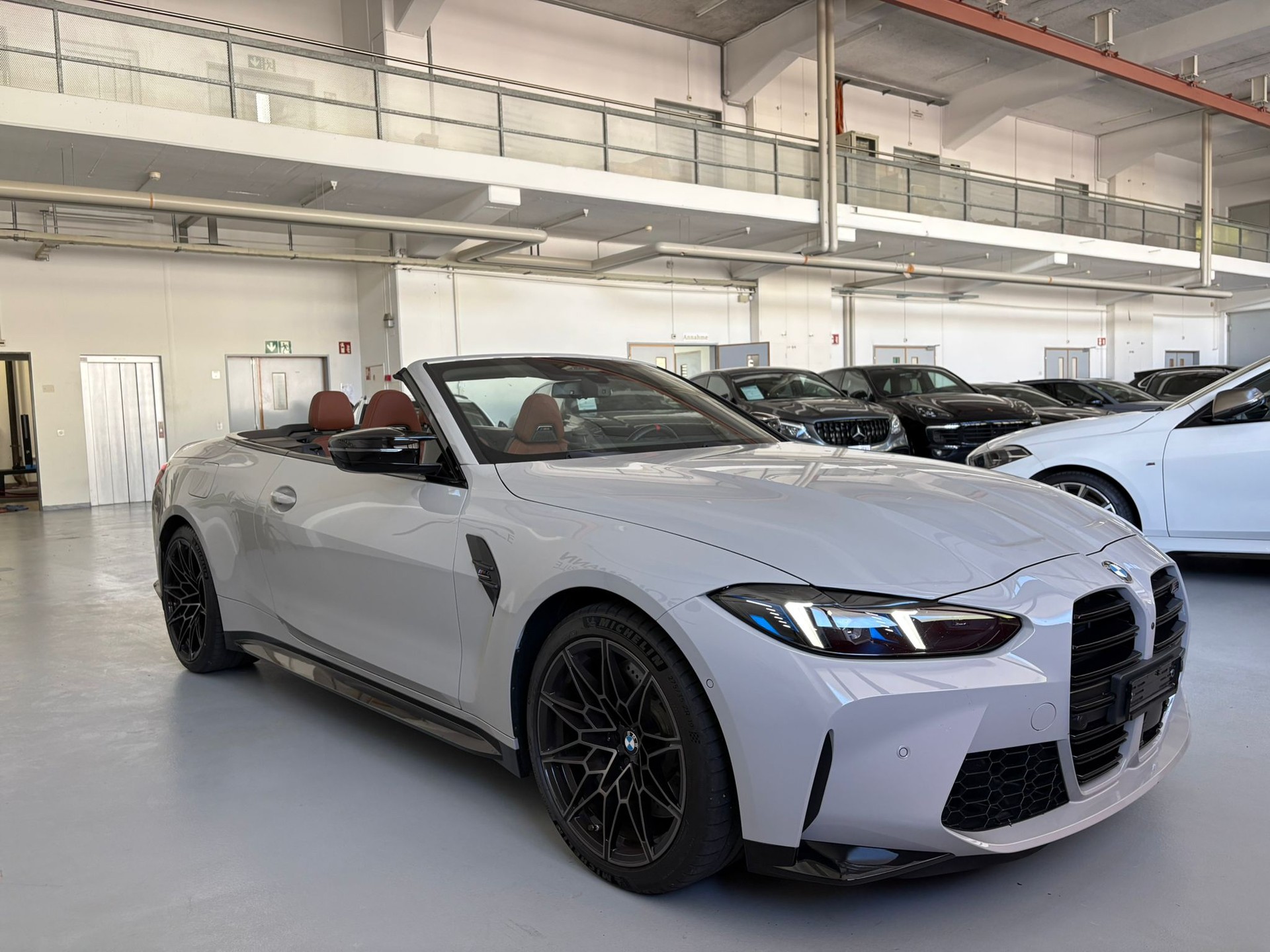 BMW M4 Cabrio Competition M xDrive-image-5