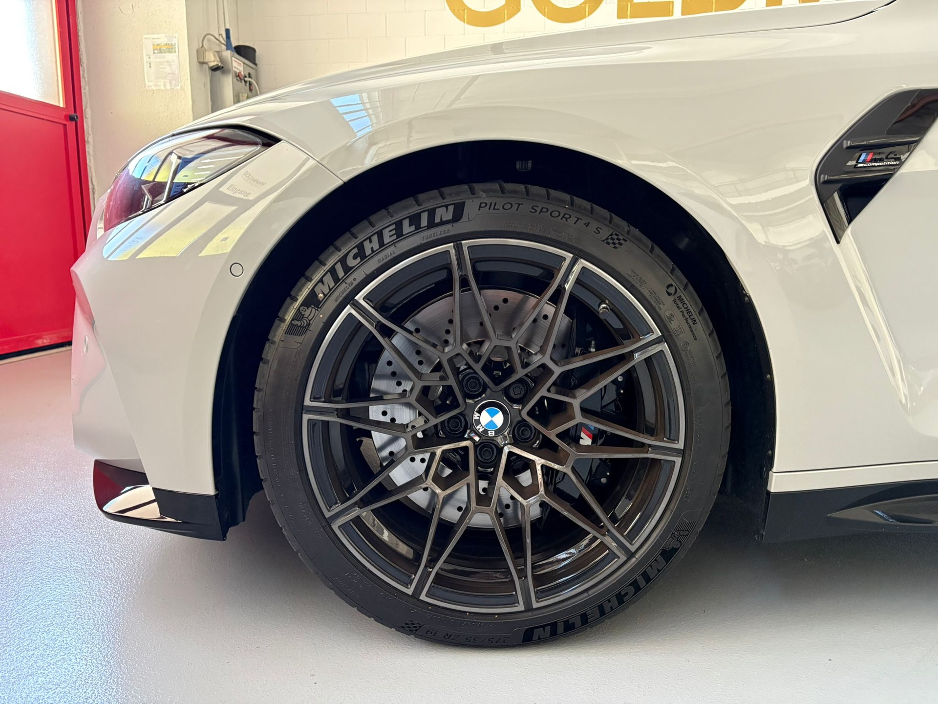 BMW M4 Cabrio Competition M xDrive-image-6