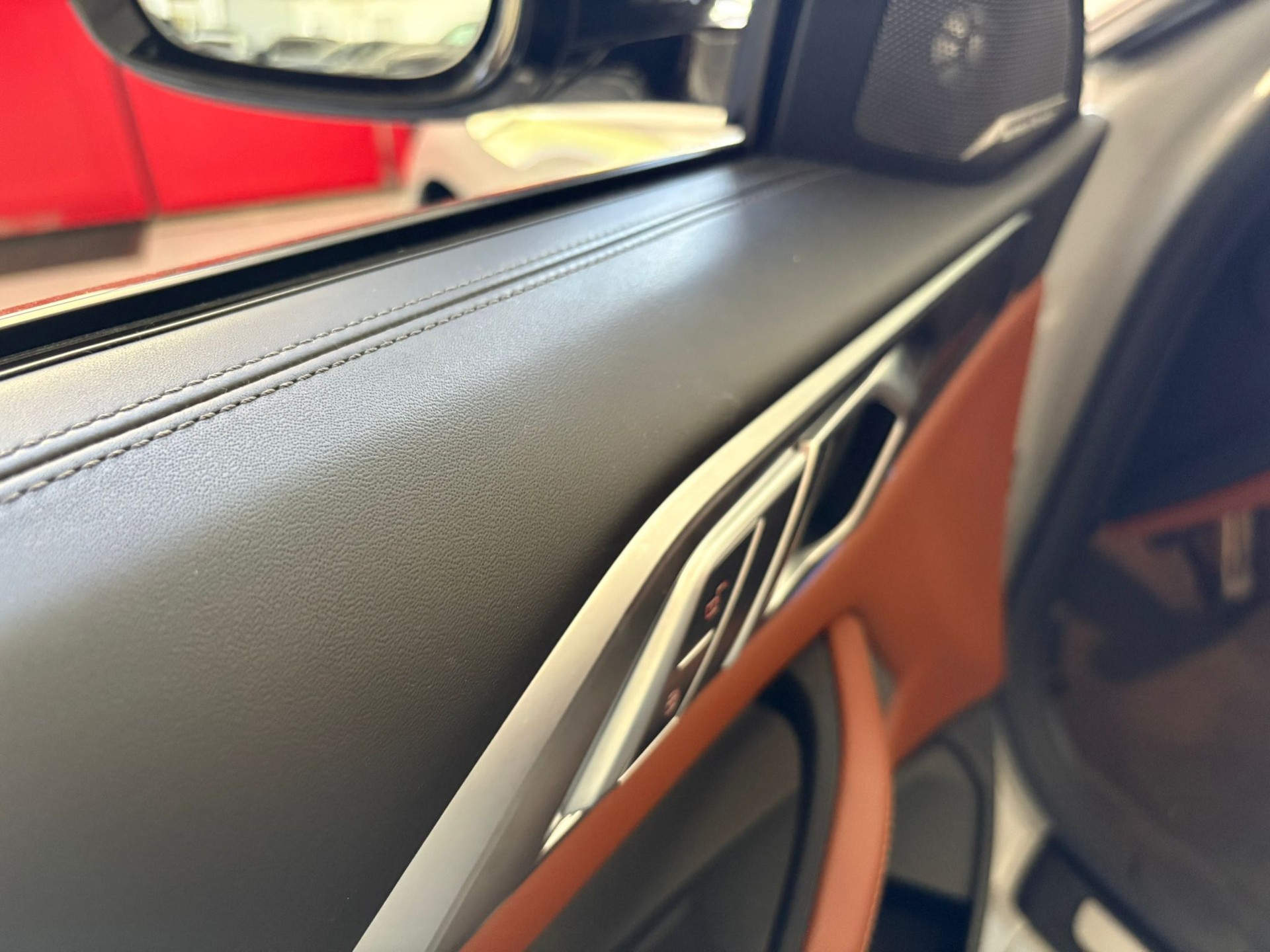 BMW M4 Cabrio Competition M xDrive-image-9