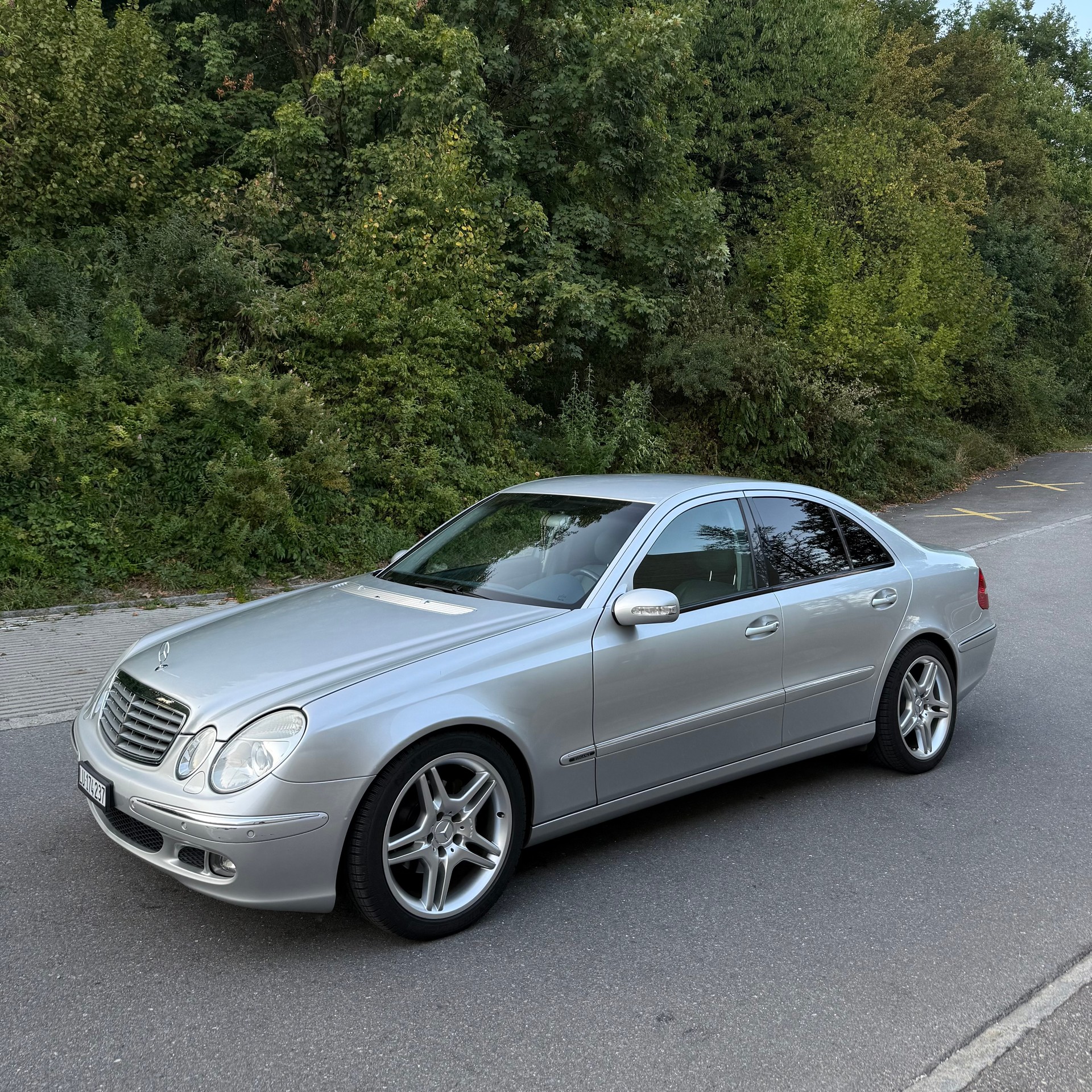 MERCEDES-BENZ E 320 CDI-image-3