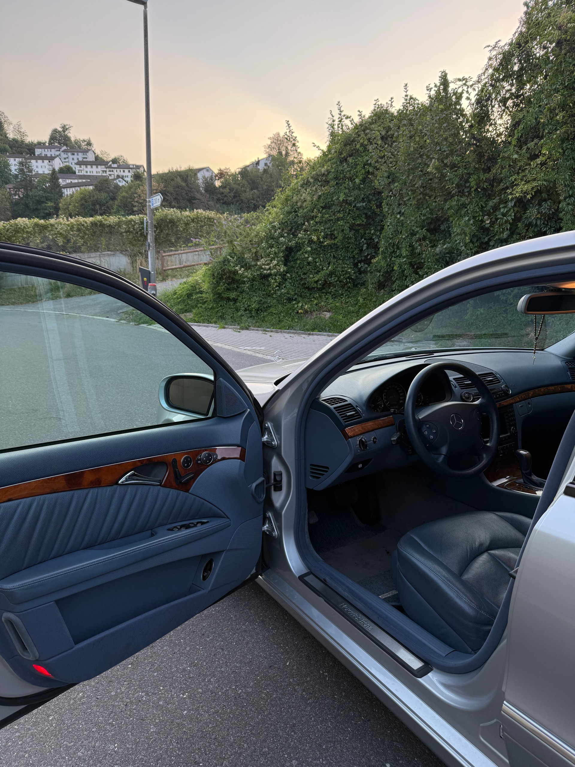 MERCEDES-BENZ E 320 CDI-image-4