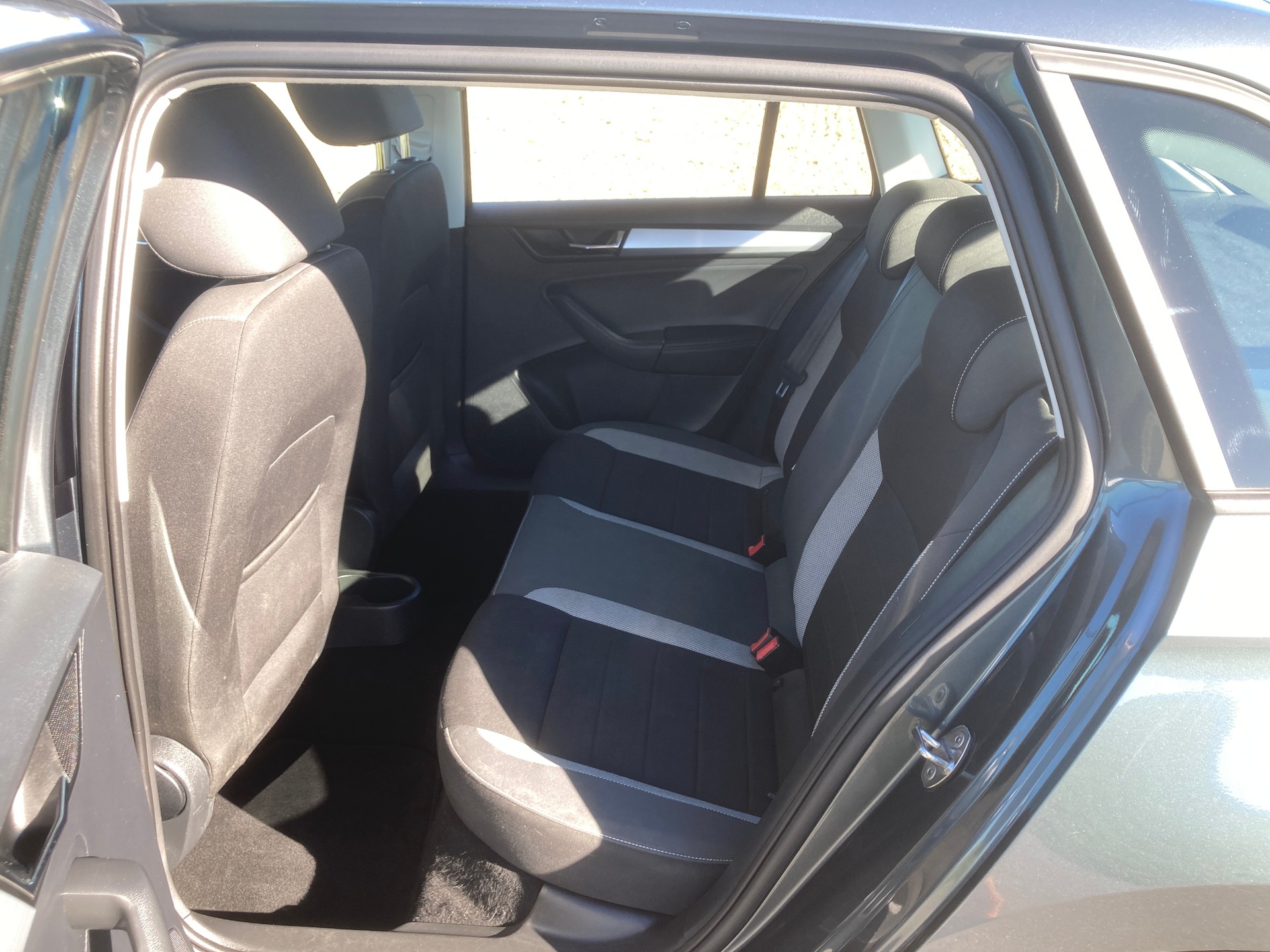 SKODA Rapid Spaceback 1.0 TSI Swiss Line-image-7
