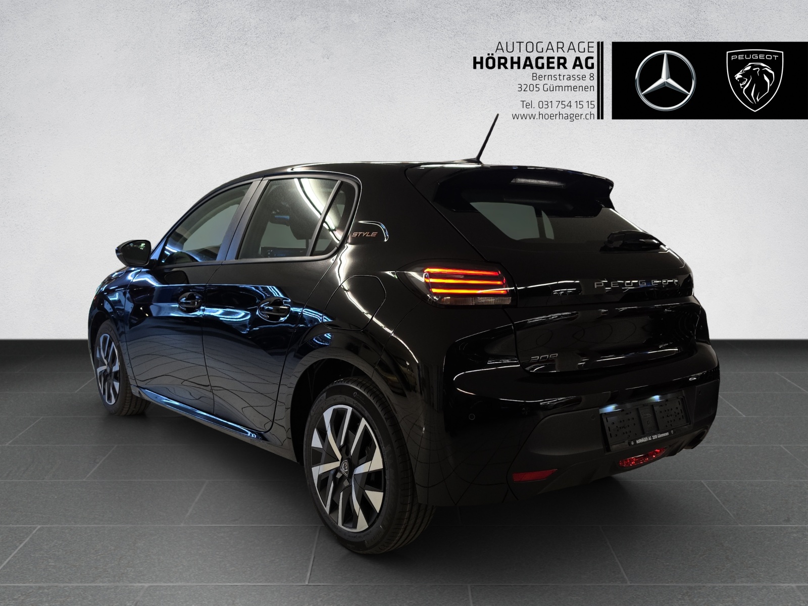PEUGEOT 208 1.2 PureTech Style-image-4