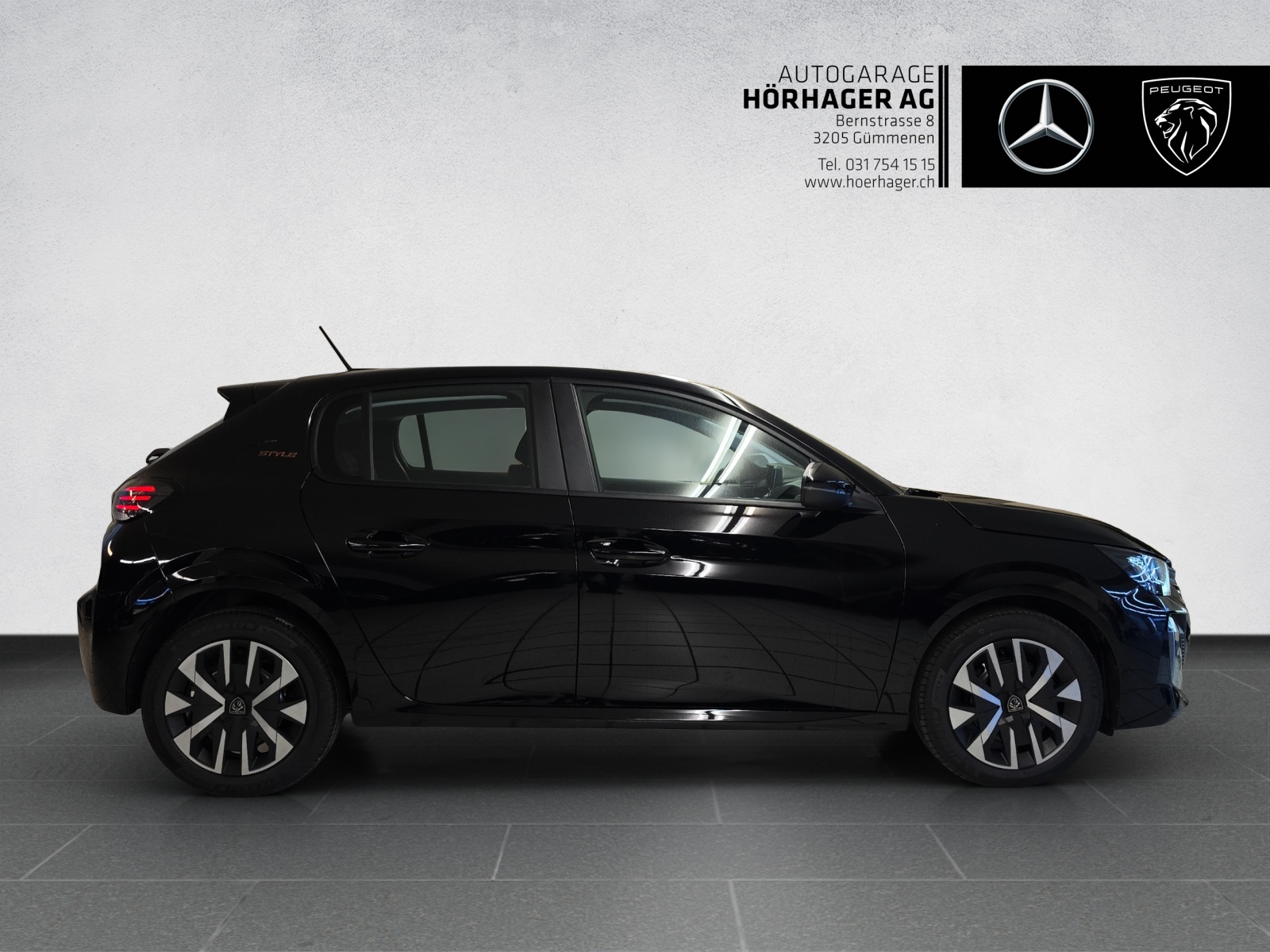 PEUGEOT 208 1.2 PureTech Style-showroom-element-1