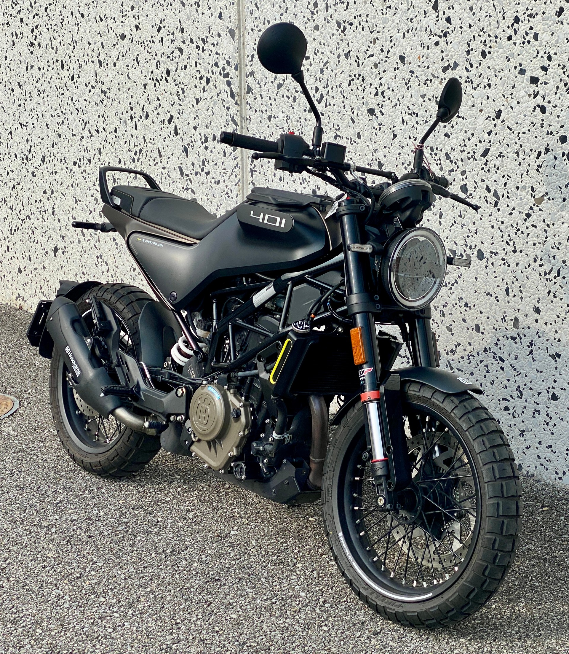 HUSQVARNA Svartpilen 401-image-1