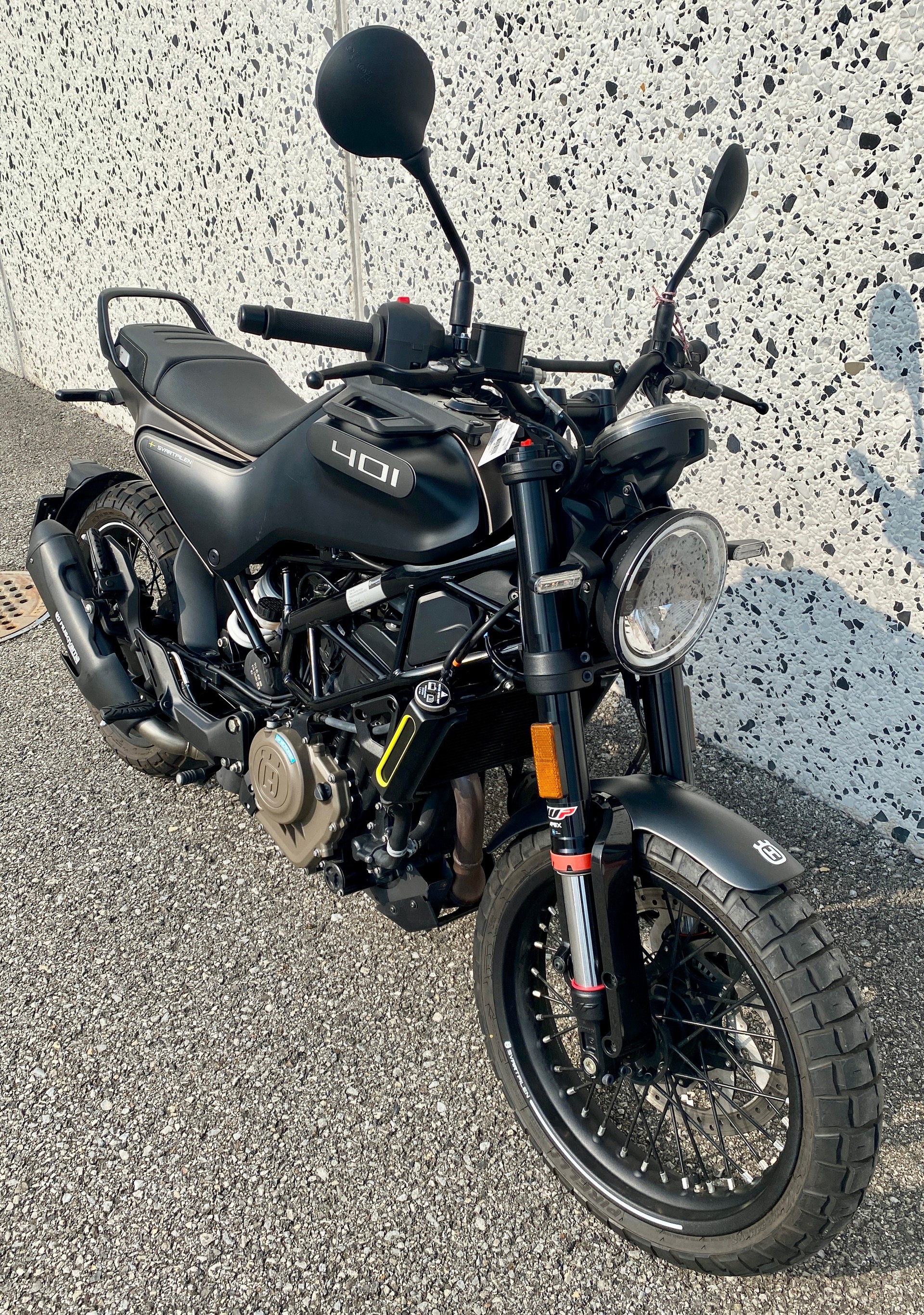 HUSQVARNA Svartpilen 401-image-3