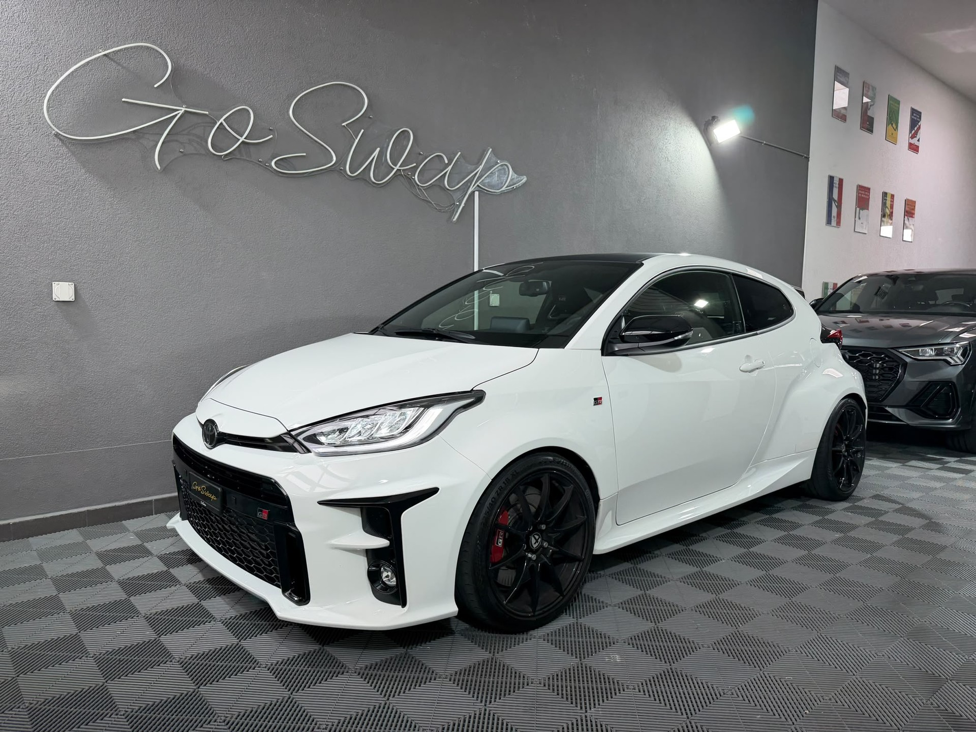 TOYOTA Yaris 1.6 GR Sport * Milltek Exhaust * H&R * Wheels Tomasson Superlight *