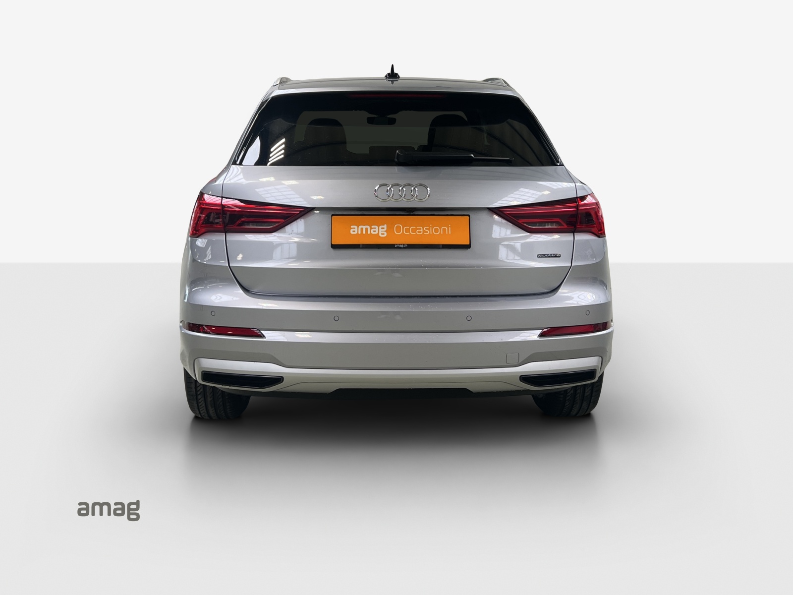 AUDI Q3 35 TDI Attraction quattro S-tronic-showroom-element-3