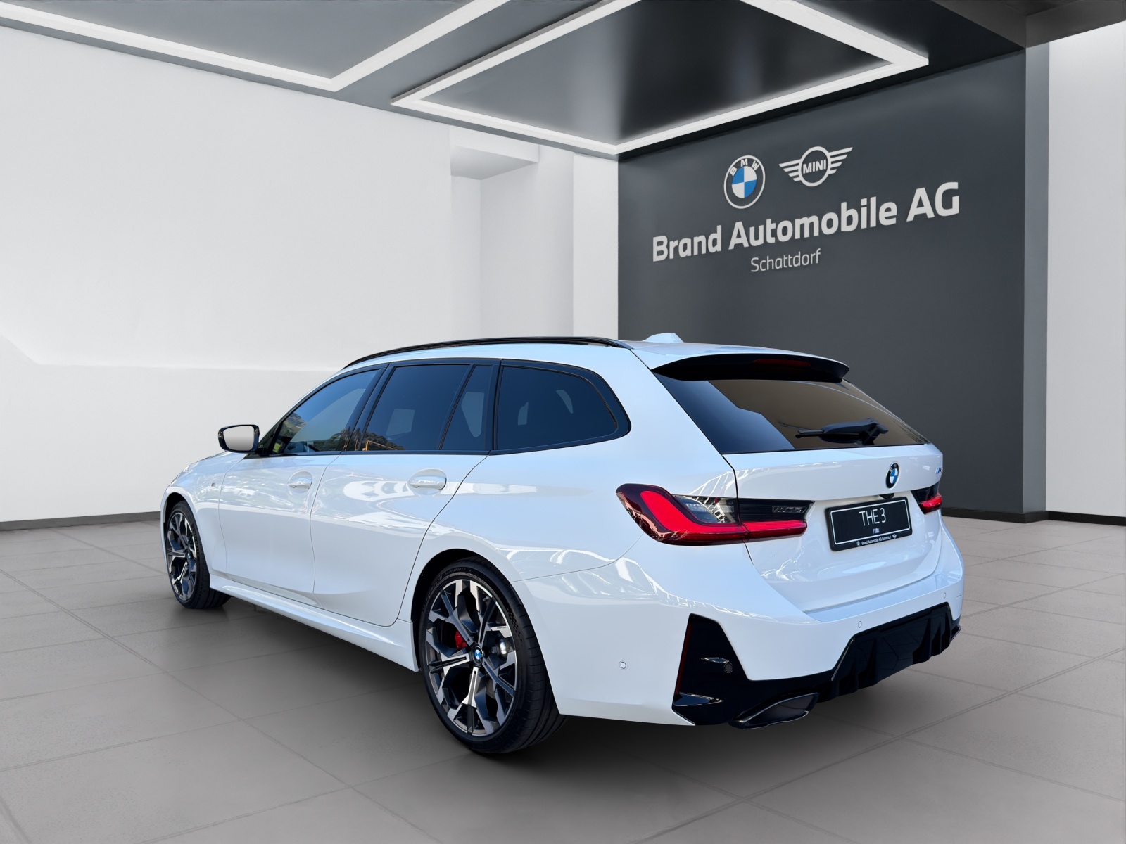 BMW M340i xDrive Touring-showroom-element-2