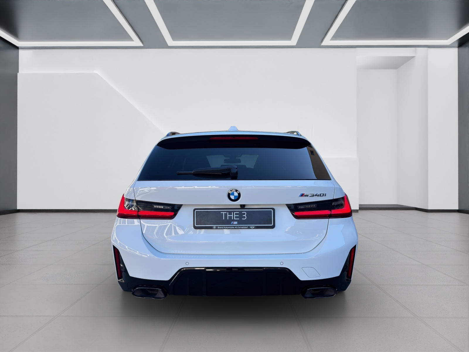 BMW M340i xDrive Touring-showroom-element-3