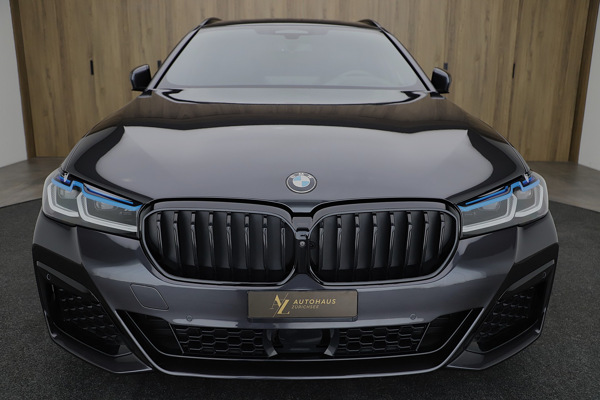 BMW 530d xDrive 48V Touring M Sport Steptronic-image-1