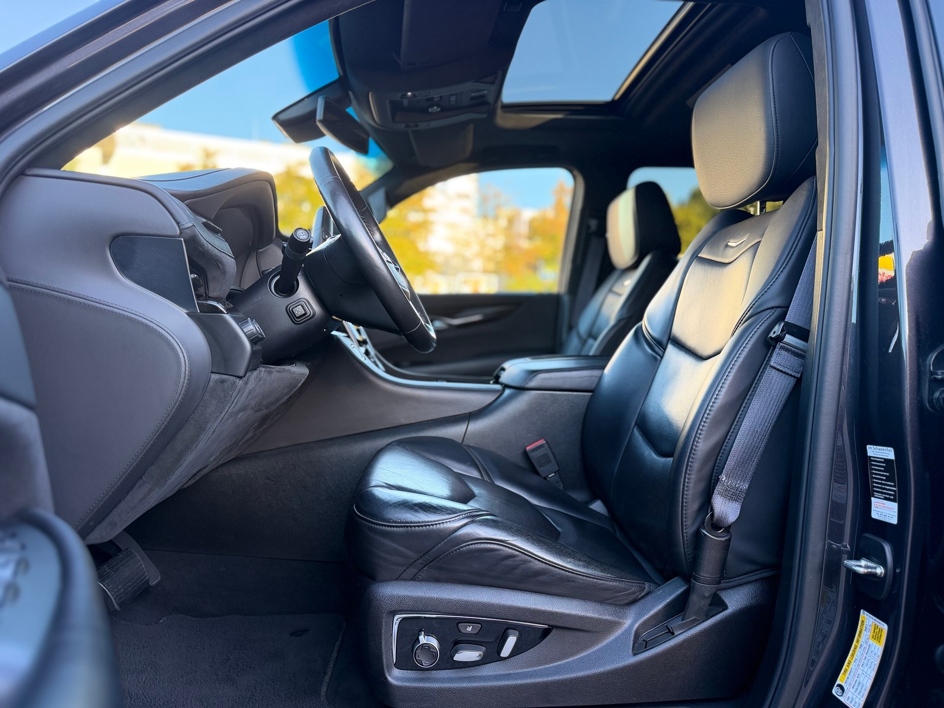 CADILLAC Escalade 6.2 Platinum Automatic-image-12