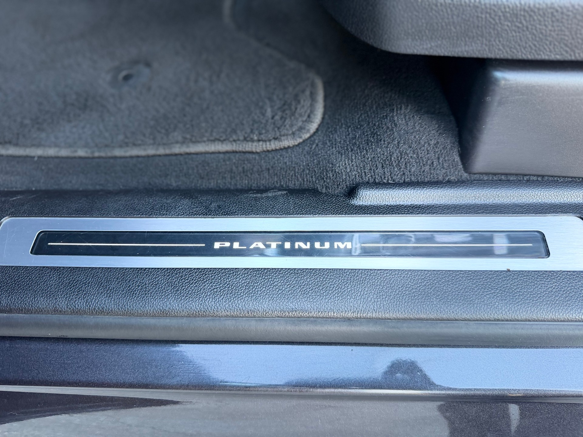 CADILLAC Escalade 6.2 Platinum Automatic-image-21