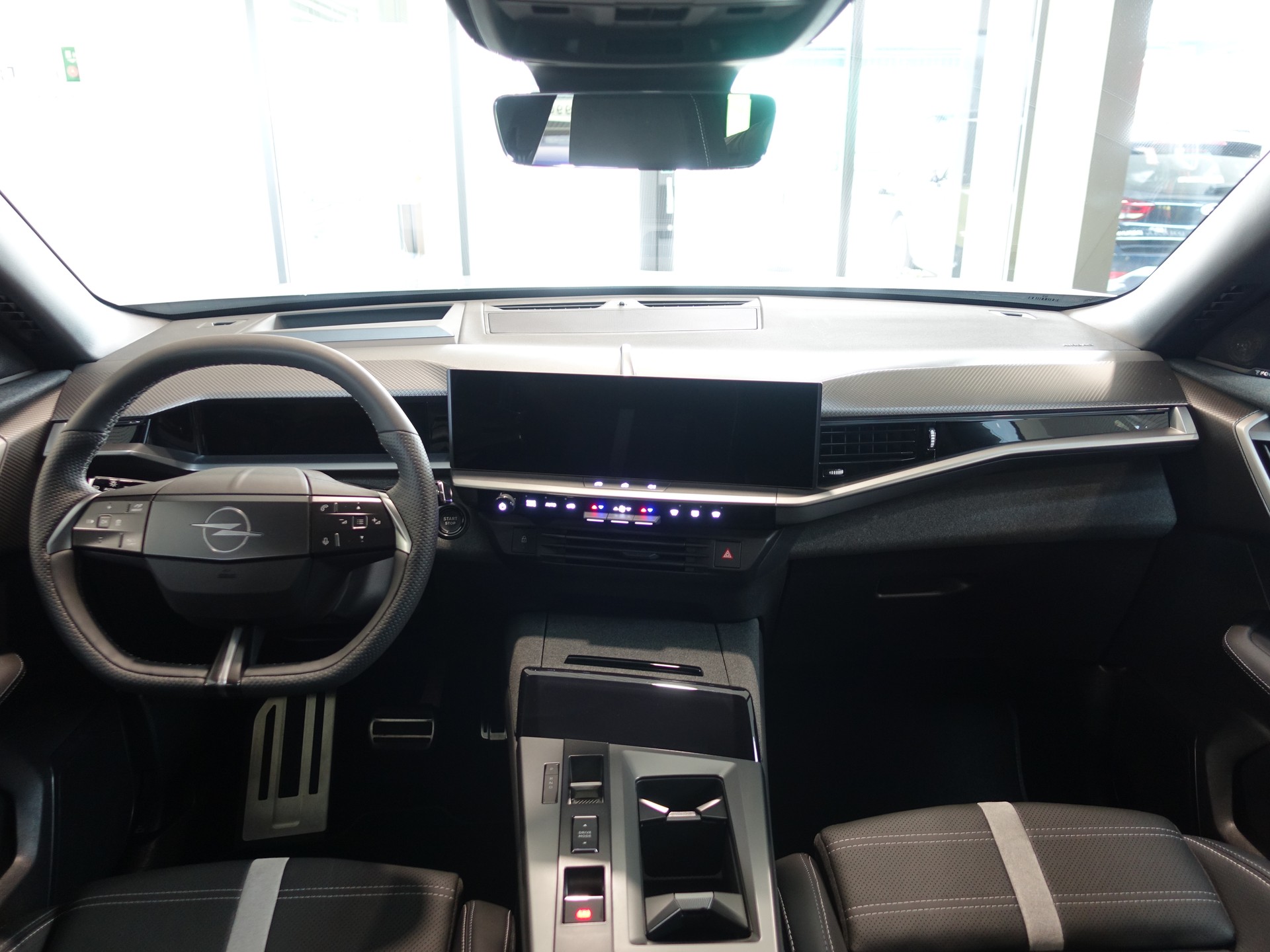 OPEL Grandland El. 73kWh Ultimate 4x4 8JAHRE GARANTIE-image-24