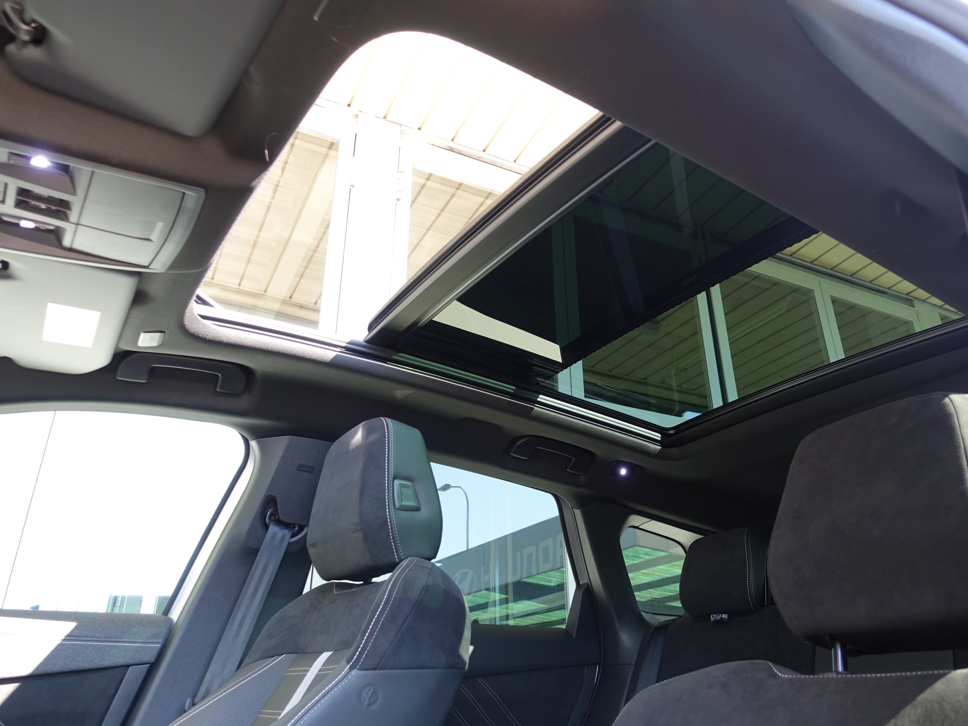 OPEL Grandland El. 73kWh Ultimate 4x4 8JAHRE GARANTIE-image-9