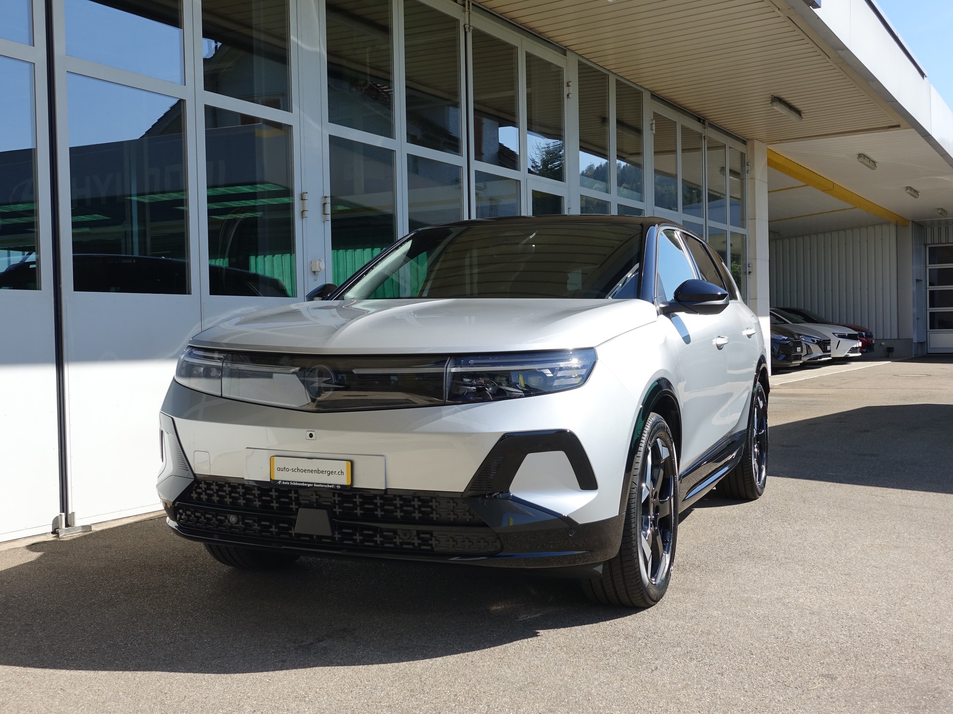 OPEL Grandland El. 73kWh Ultimate 4x4 8JAHRE GARANTIE-showroom-element-1