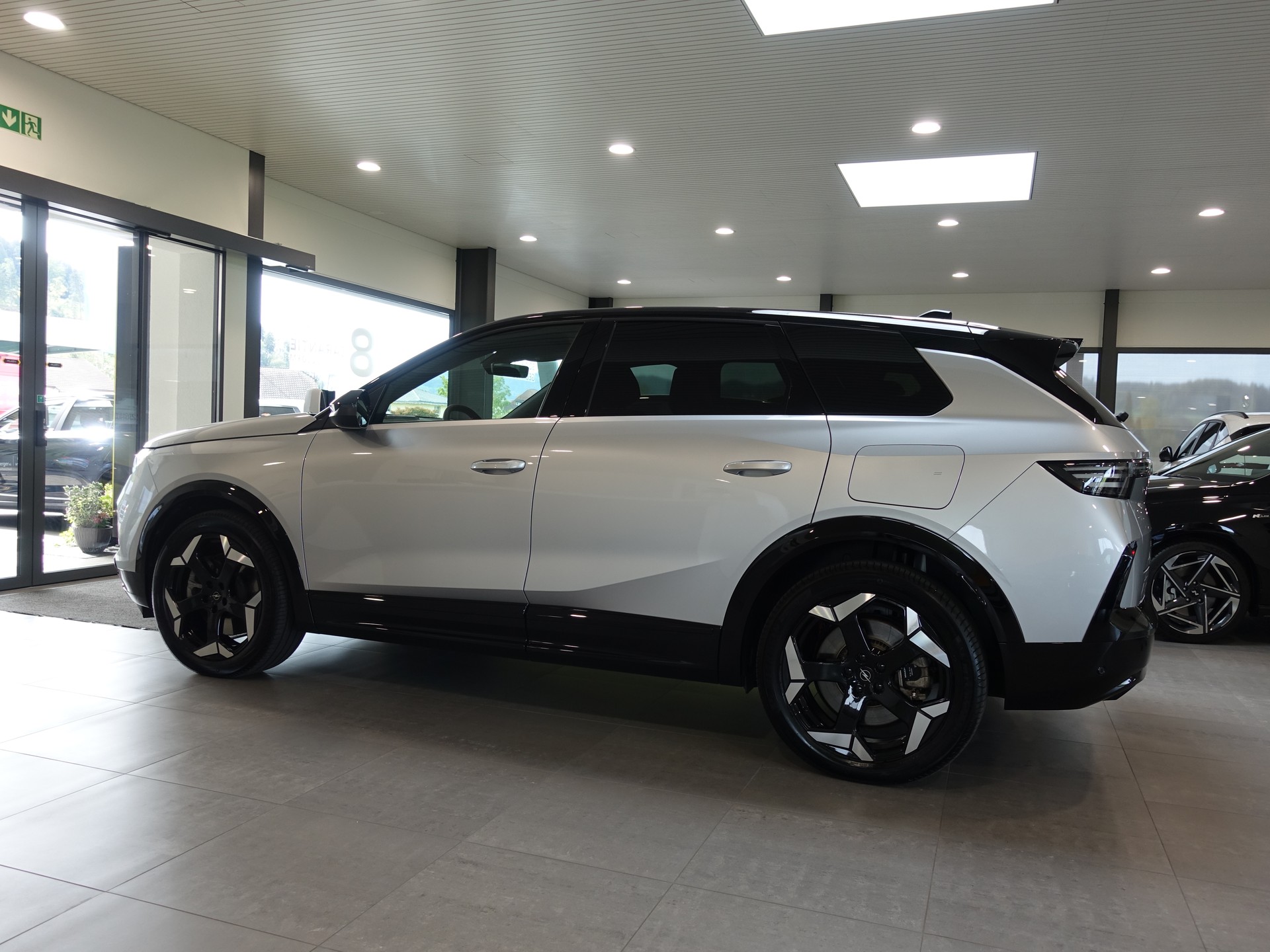 OPEL Grandland El. 73kWh Ultimate 4x4 8JAHRE GARANTIE-image-13