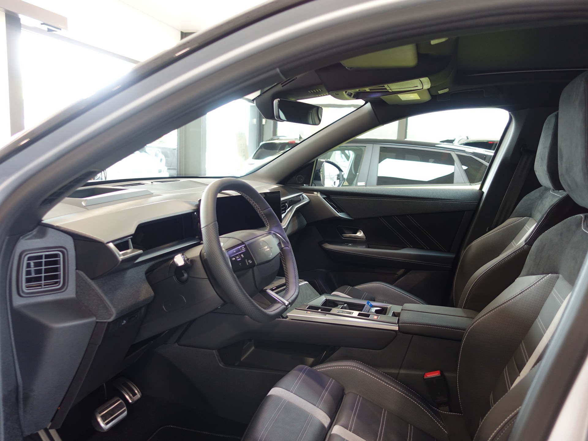 OPEL Grandland El. 73kWh Ultimate 4x4 8JAHRE GARANTIE-image-21