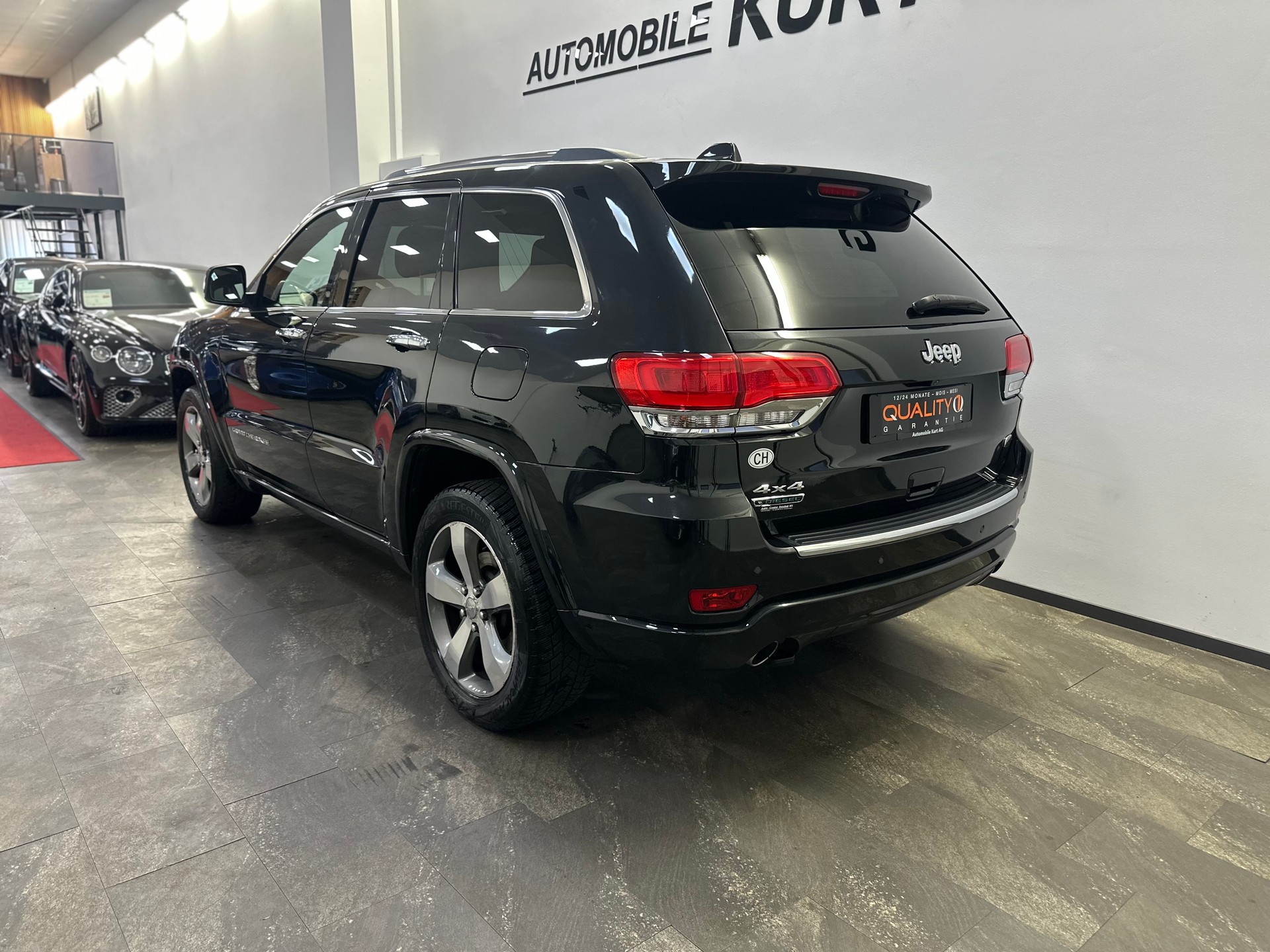 JEEP Grand Cherokee 3.0 CRD Overland Automatic-showroom-element-3