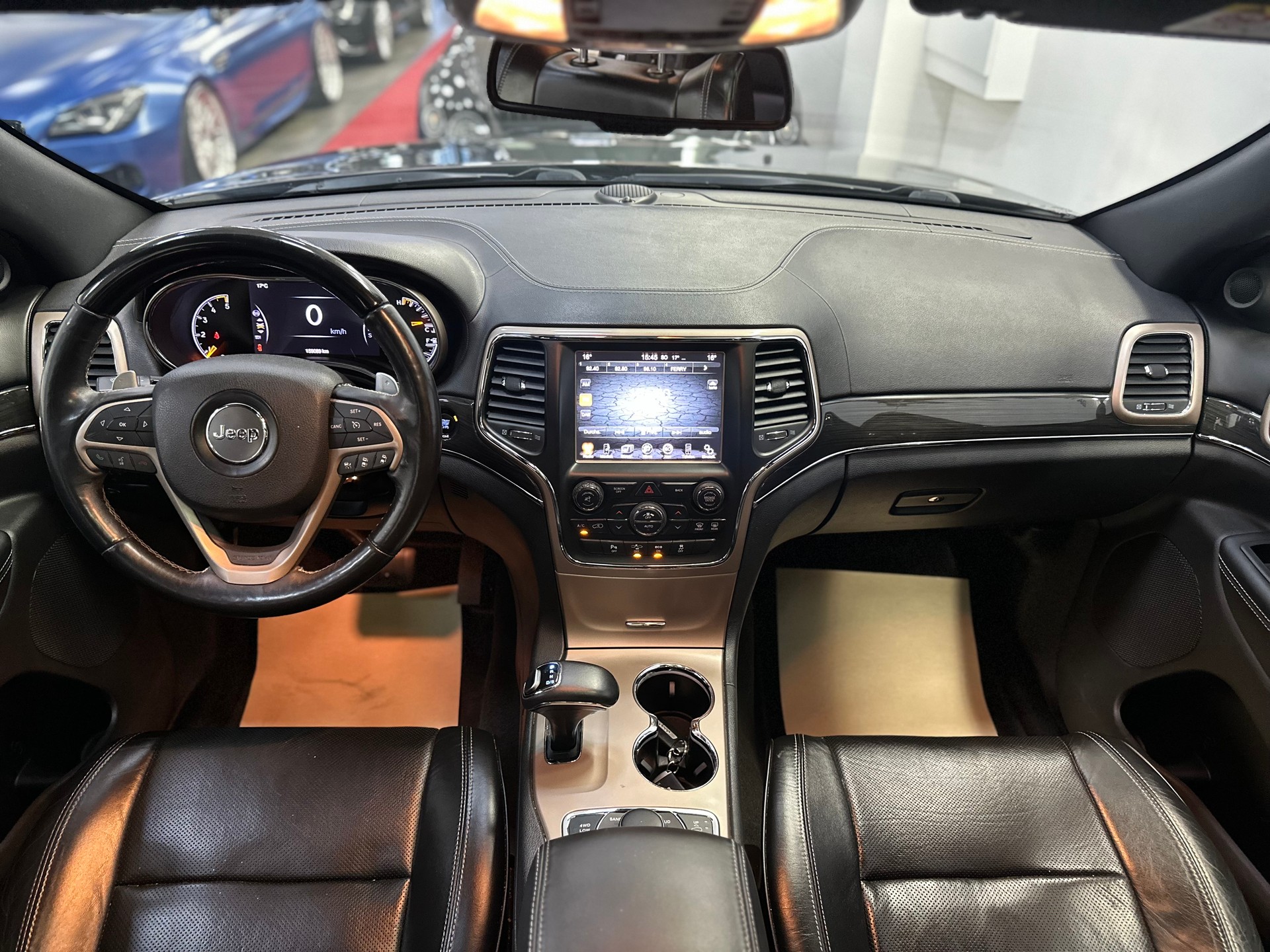 JEEP Grand Cherokee 3.0 CRD Overland Automatic-image-9