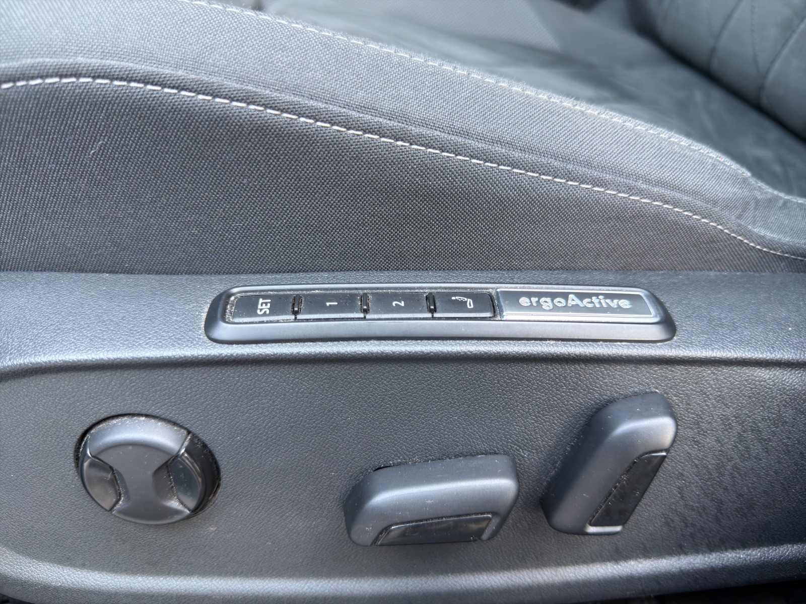 VW Golf VIII 2.0 TSI Style DSG 4motion-image-13