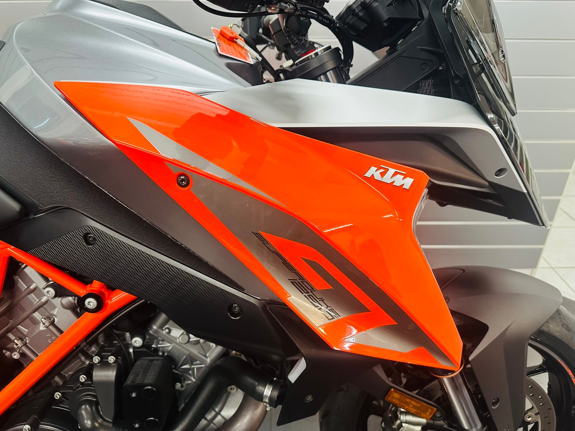 KTM 1290 Super Duke GT-image-3